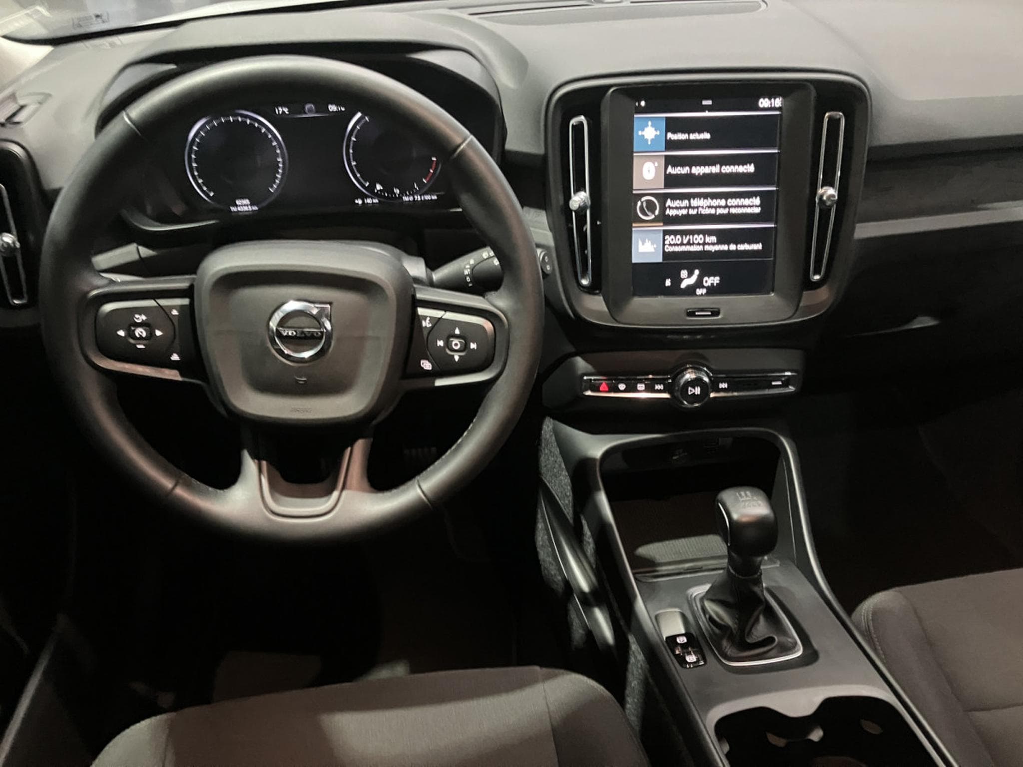 Volvo XC40 1.5 T3 Momentum (2022) - Photo 10