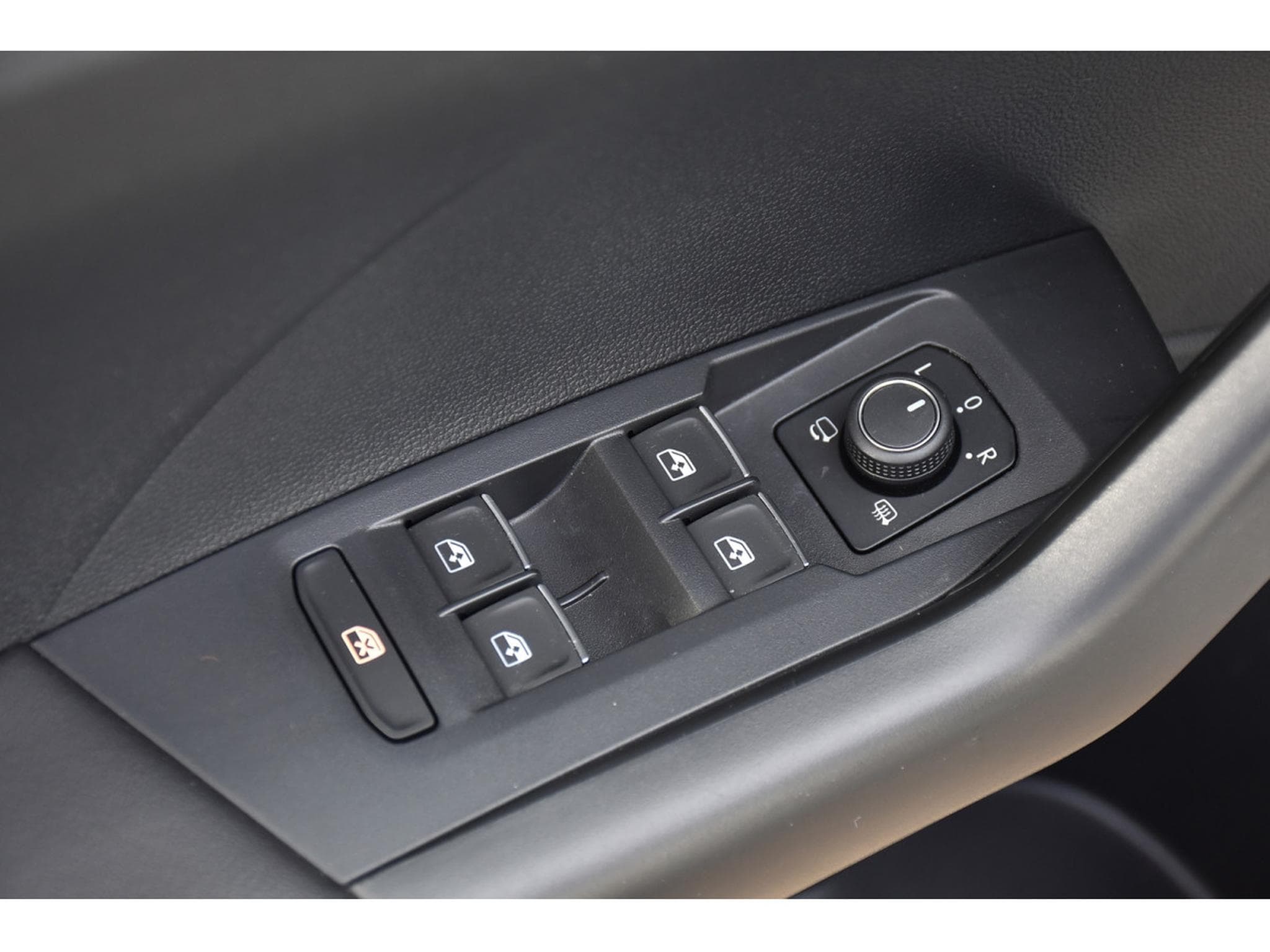 VW T-Cross 1.0 TSI Style ACC LANE SIDE GPS CAM 1° MAIN (2022) - Photo 18