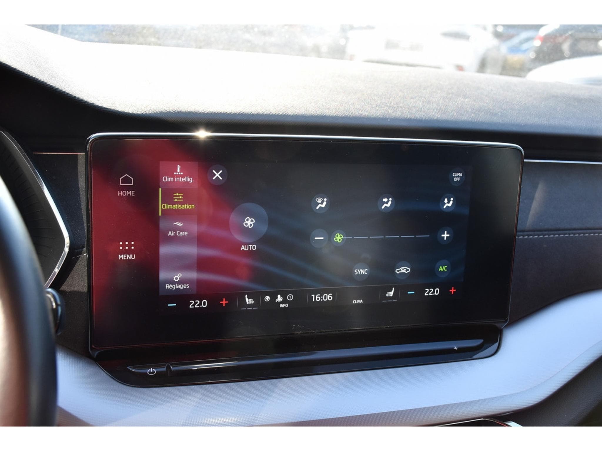 Skoda Octavia Combi 2.0 TDI Style DSG MEMO CANTON SIDE CAM ATT RMQ (2020) - Photo 16