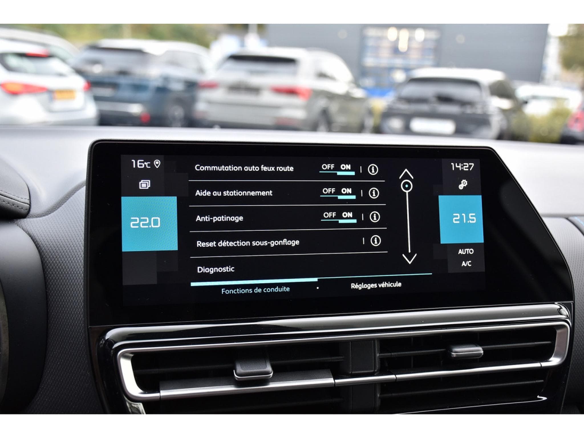 Citroën C5 Aircross 1.2 PureTech 130 Shine CUIR ACC SIDE GPS CAM 1° MAIN (2024) - Photo 13