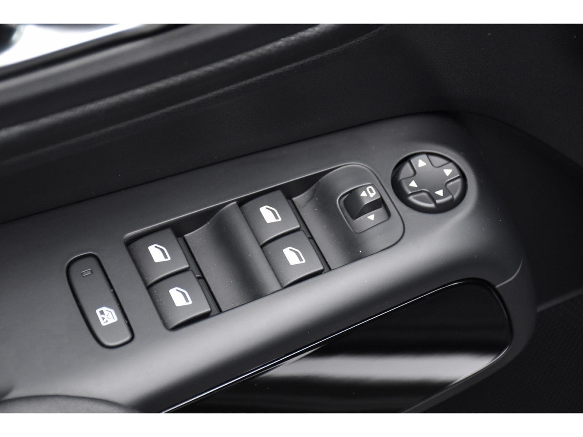 Citroën C5 Aircross 1.2 PureTech 130 Shine CUIR ACC SIDE GPS CAM 1° MAIN (2024) - Photo 19