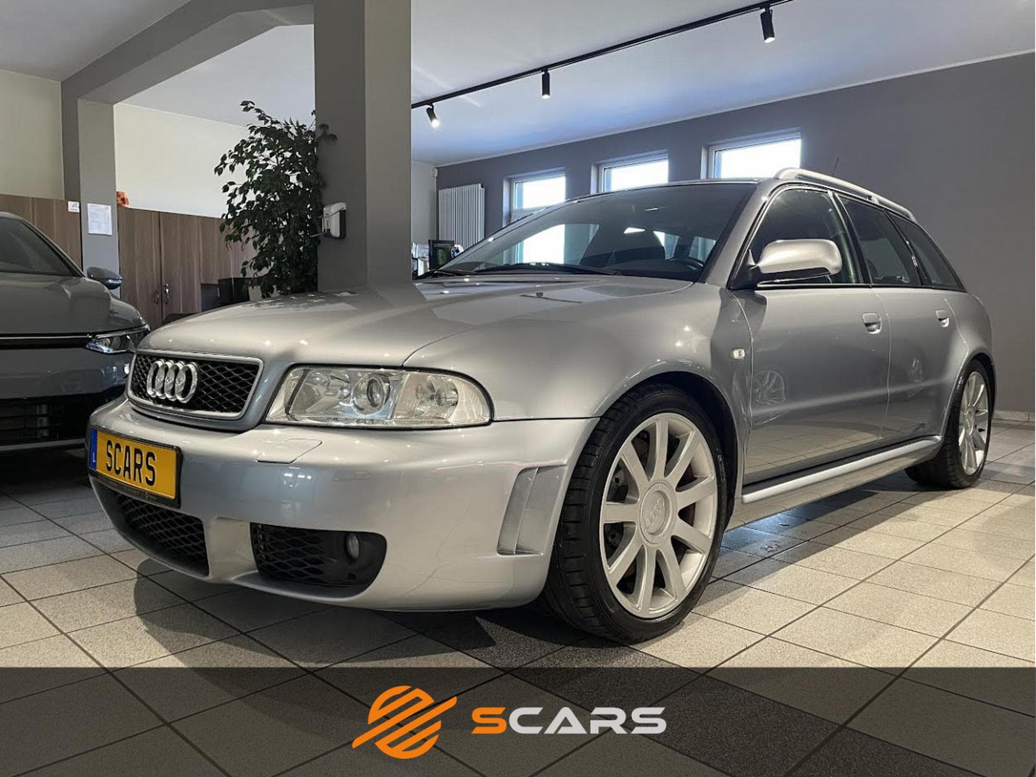 Audi RS4 2.7 quattro 381cv (2000) - Foto 1