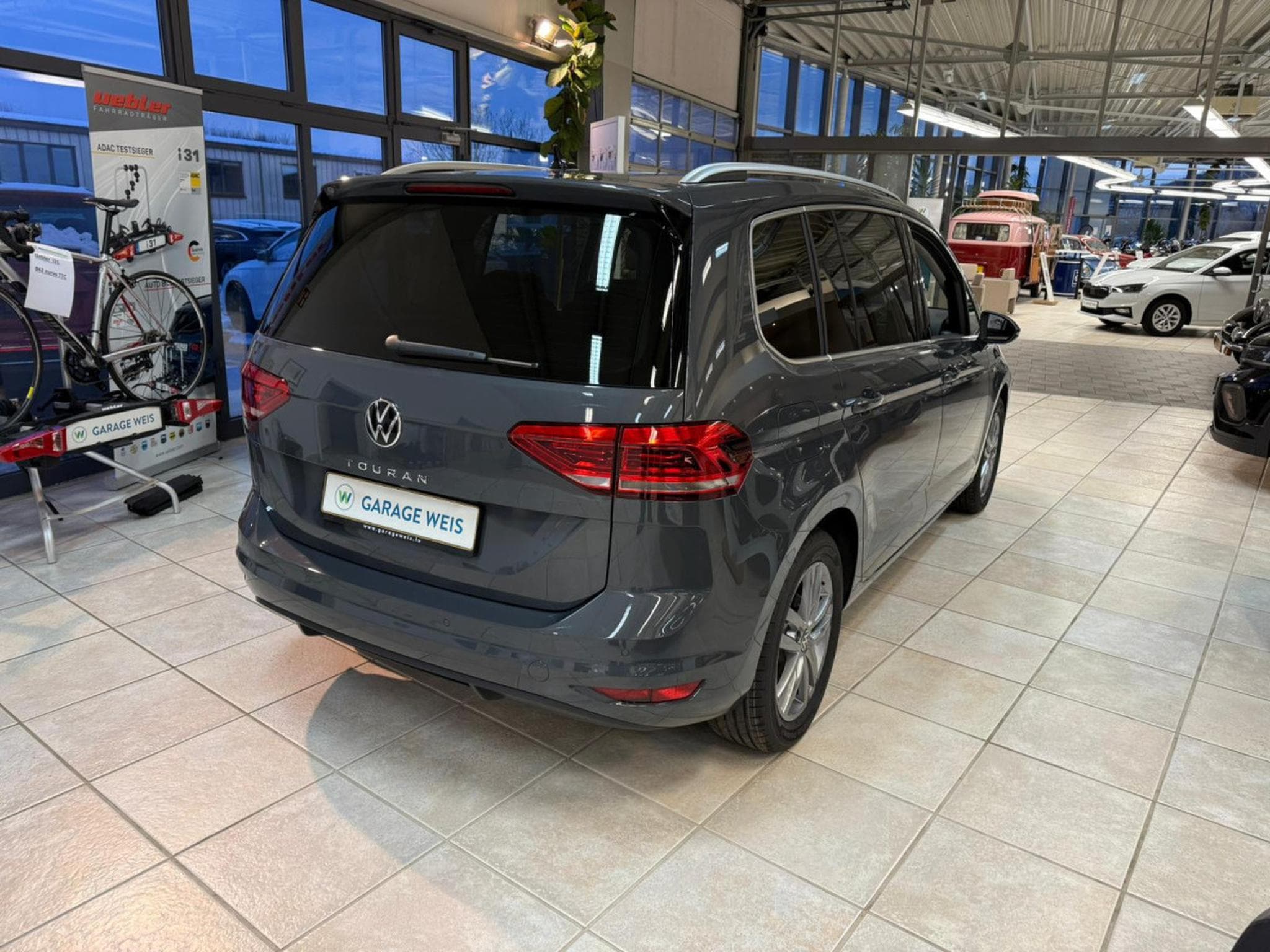 VW Touran Comfortline 1.5 TSI DSG7 110kW-150CV - 7 Places, Leds, Camér (2024) - Photo 4