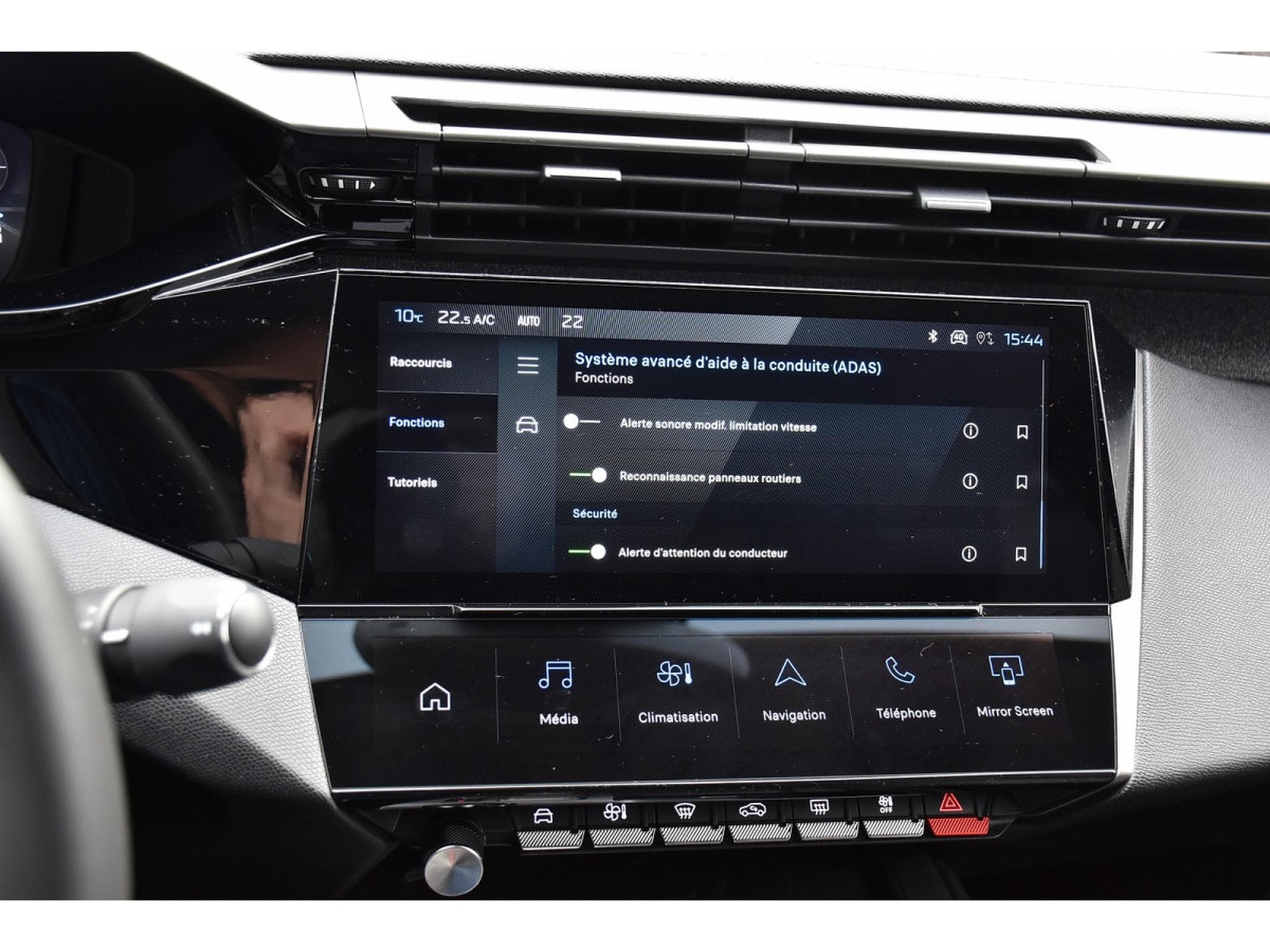 Peugeot 408 1.2 PureTech Allure EAT8 ACC LANE GPS CAM 1° MAIN (2024) - Photo 16