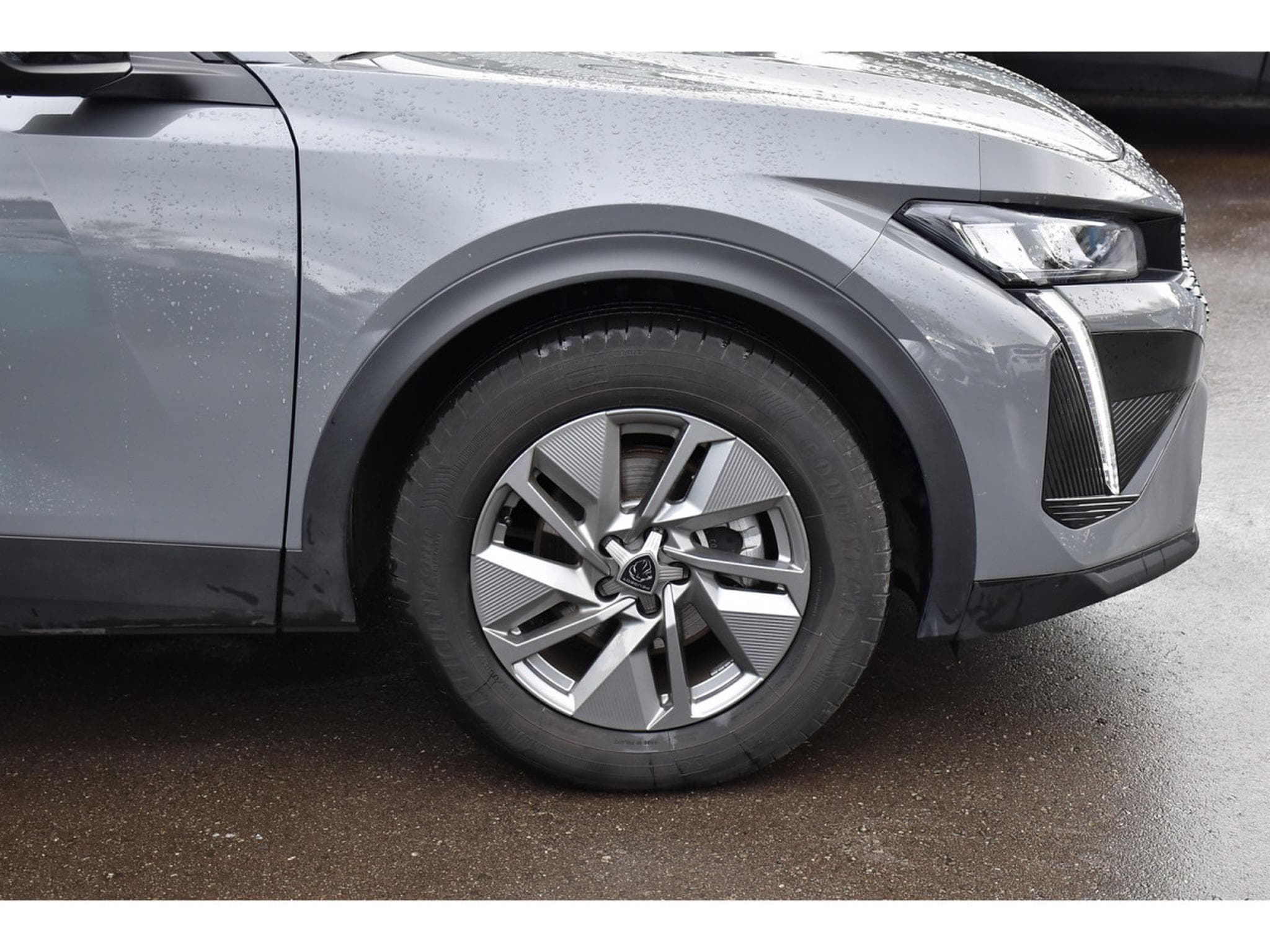 Peugeot 408 1.2 PureTech Allure EAT8 ACC LANE GPS CAM 1° MAIN (2024) - Photo 5