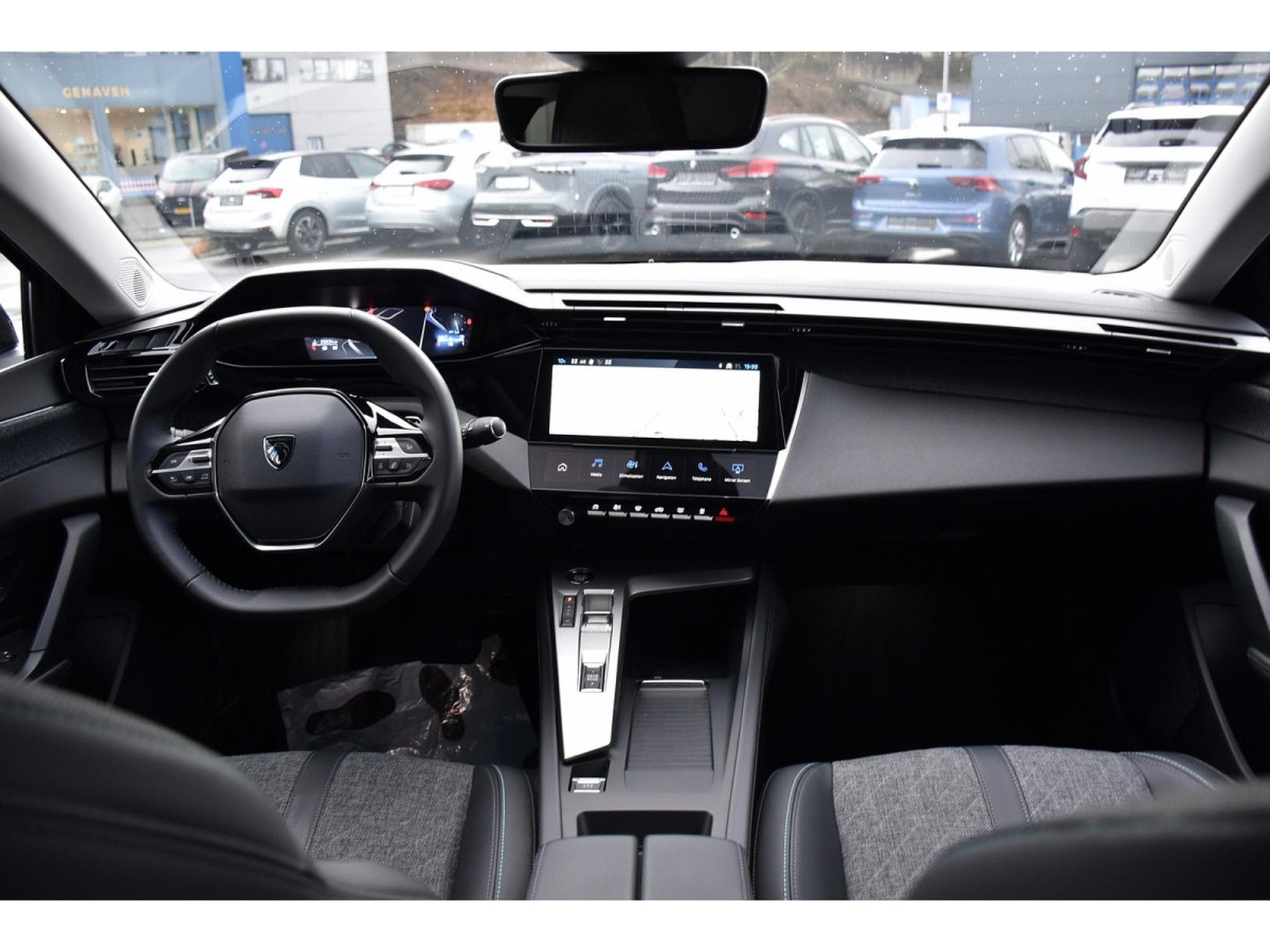 Peugeot 408 1.2 PureTech Allure EAT8 ACC LANE GPS CAM 1° MAIN (2024) - Photo 9