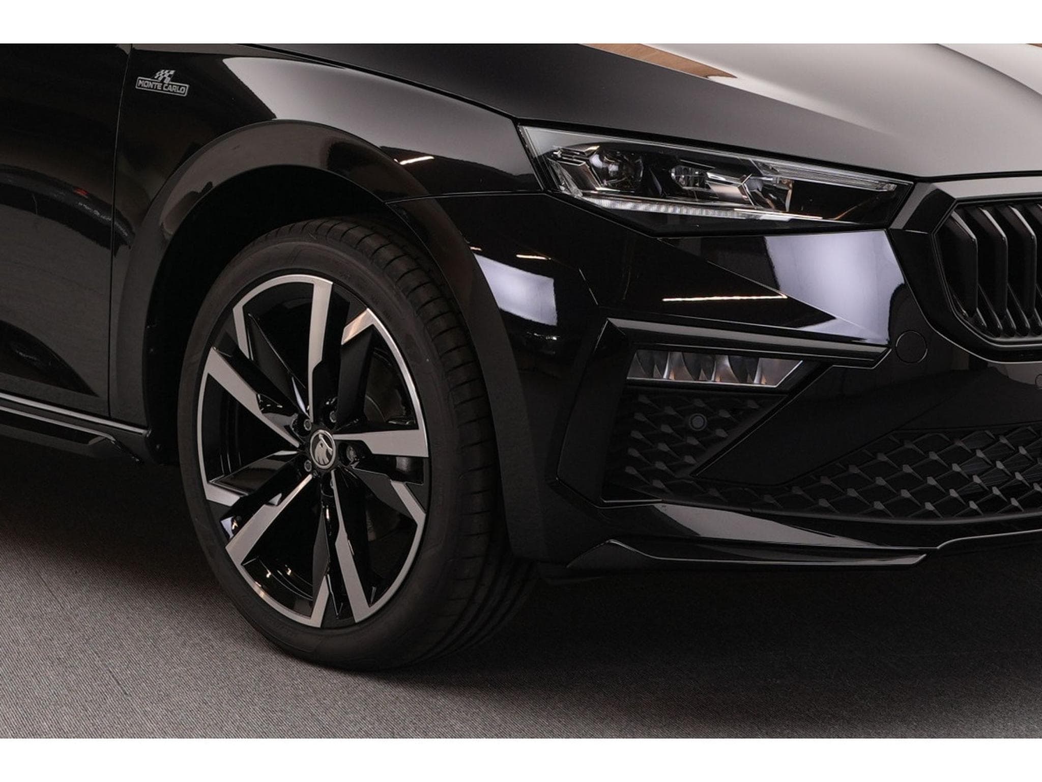 Skoda Scala Monte Carlo 1.5 TSI DSG 110 kW-150 CV DSG7 - Attelage - (2025) - Photo 14