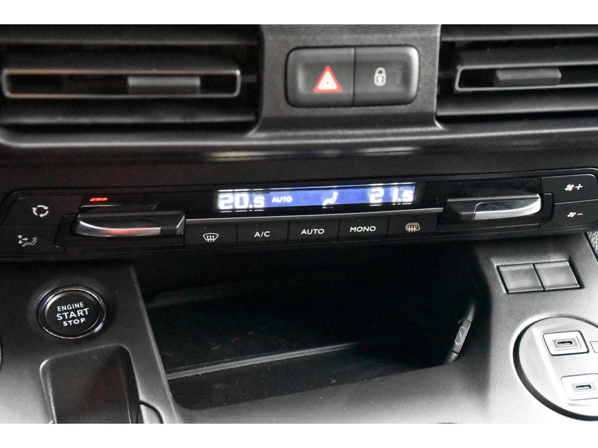 Citroën Berlingo 1.5 BlueHDI 100 CLIMA REGUL LANE CAM KEYLESS NEUF (2025) - Foto 15