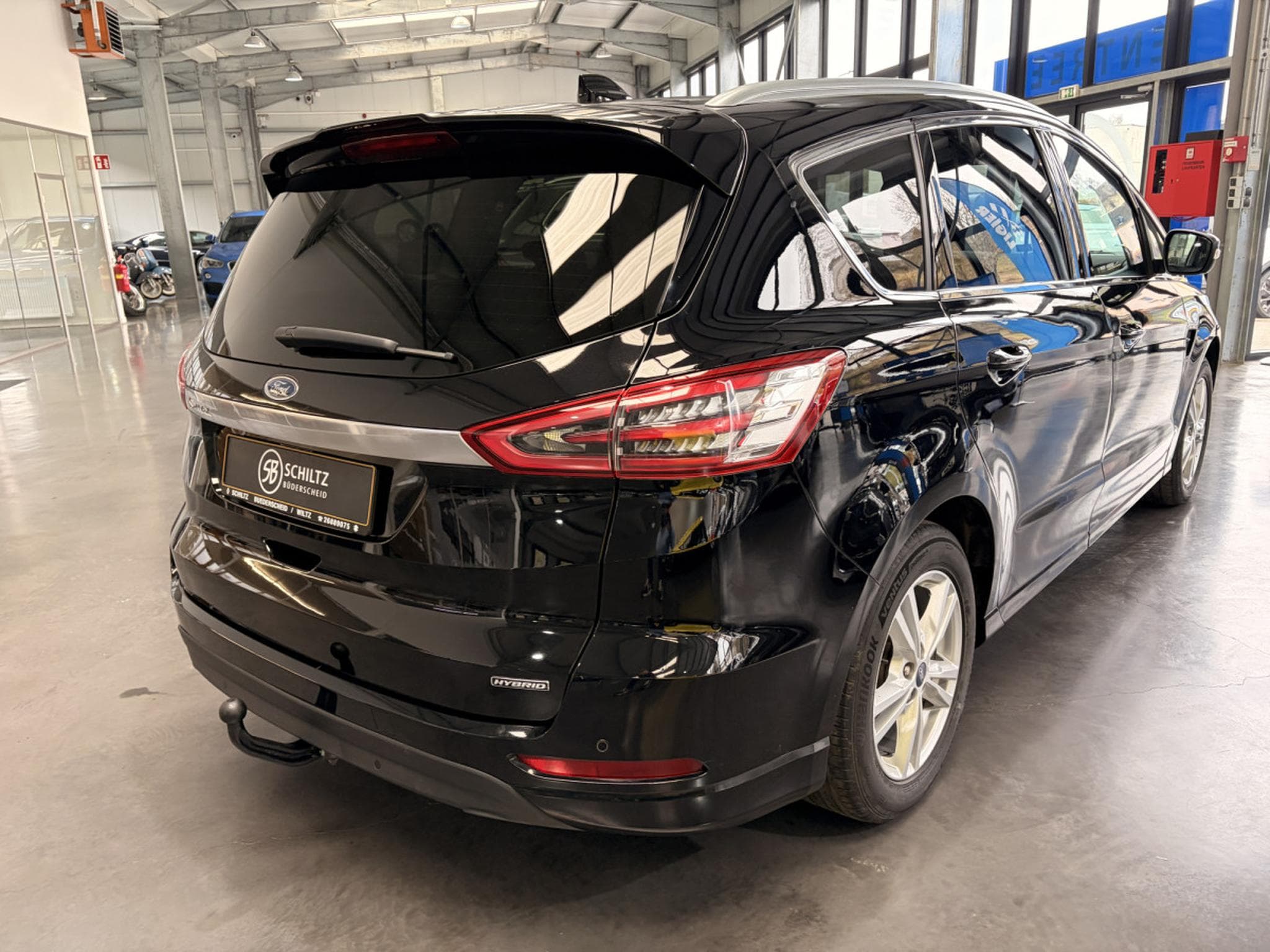Ford S-Max 2.5 FEHV Titanium Hybrid (2023) - Photo 3