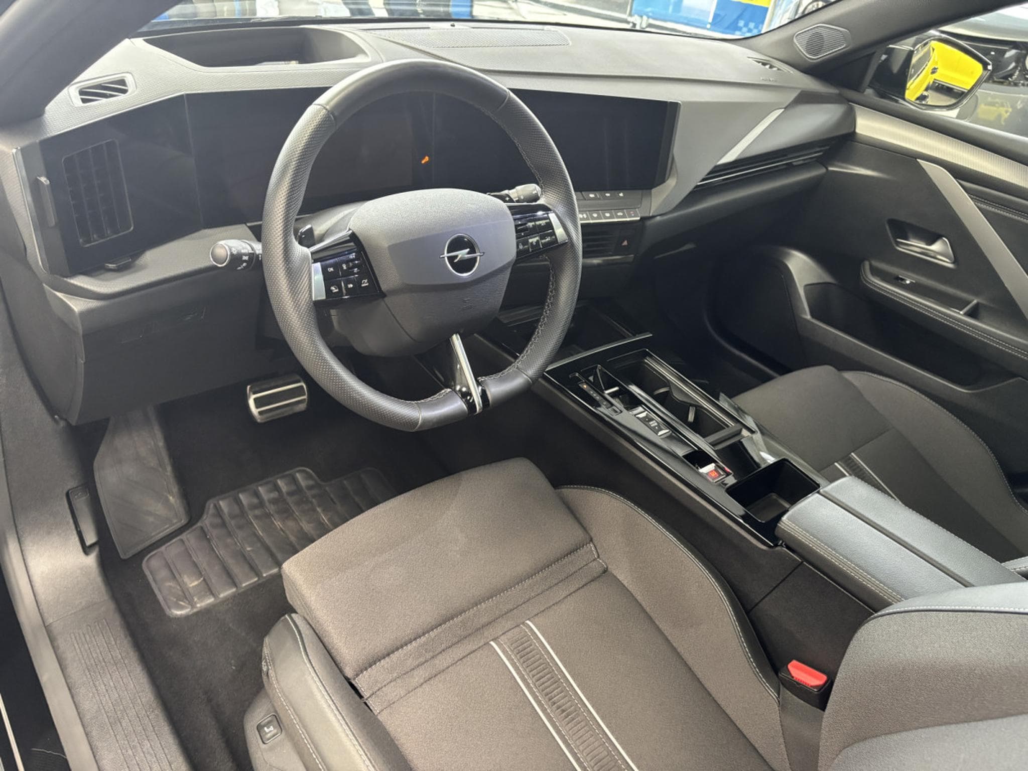 Opel Astra 1.5 GS Autom (2024) - Photo 10