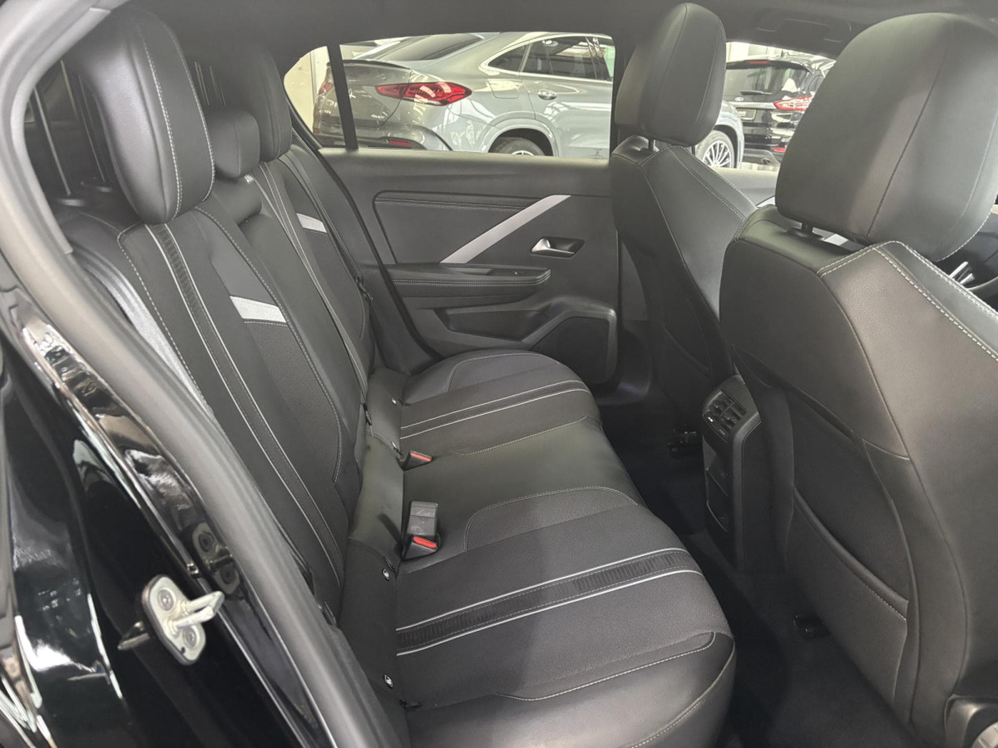 Opel Astra 1.5 GS Autom (2024) - Photo 13