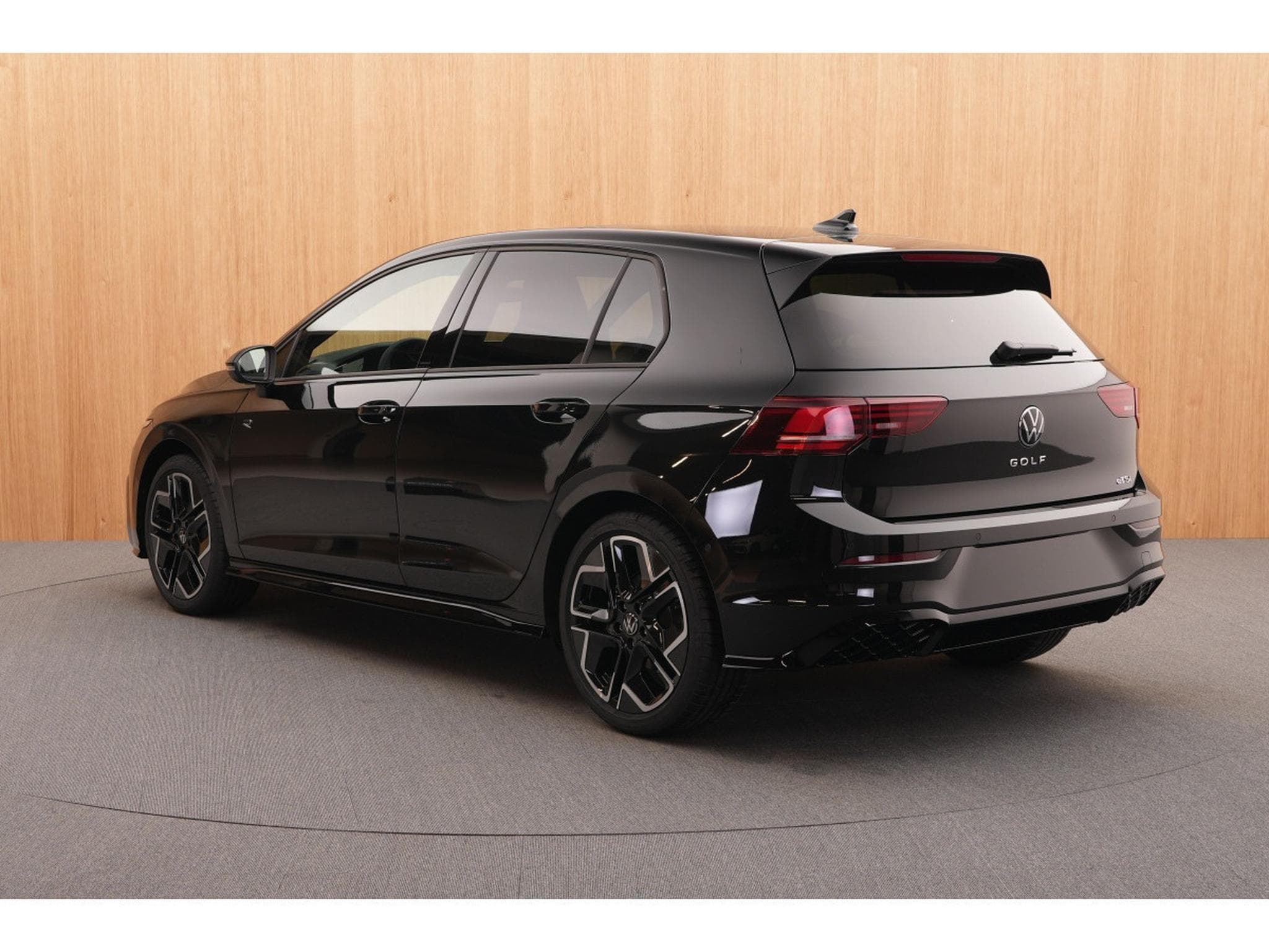 VW Golf R-Line 1.5 eTSI 110KW-150CV DSG7 - (2026) - Photo 5