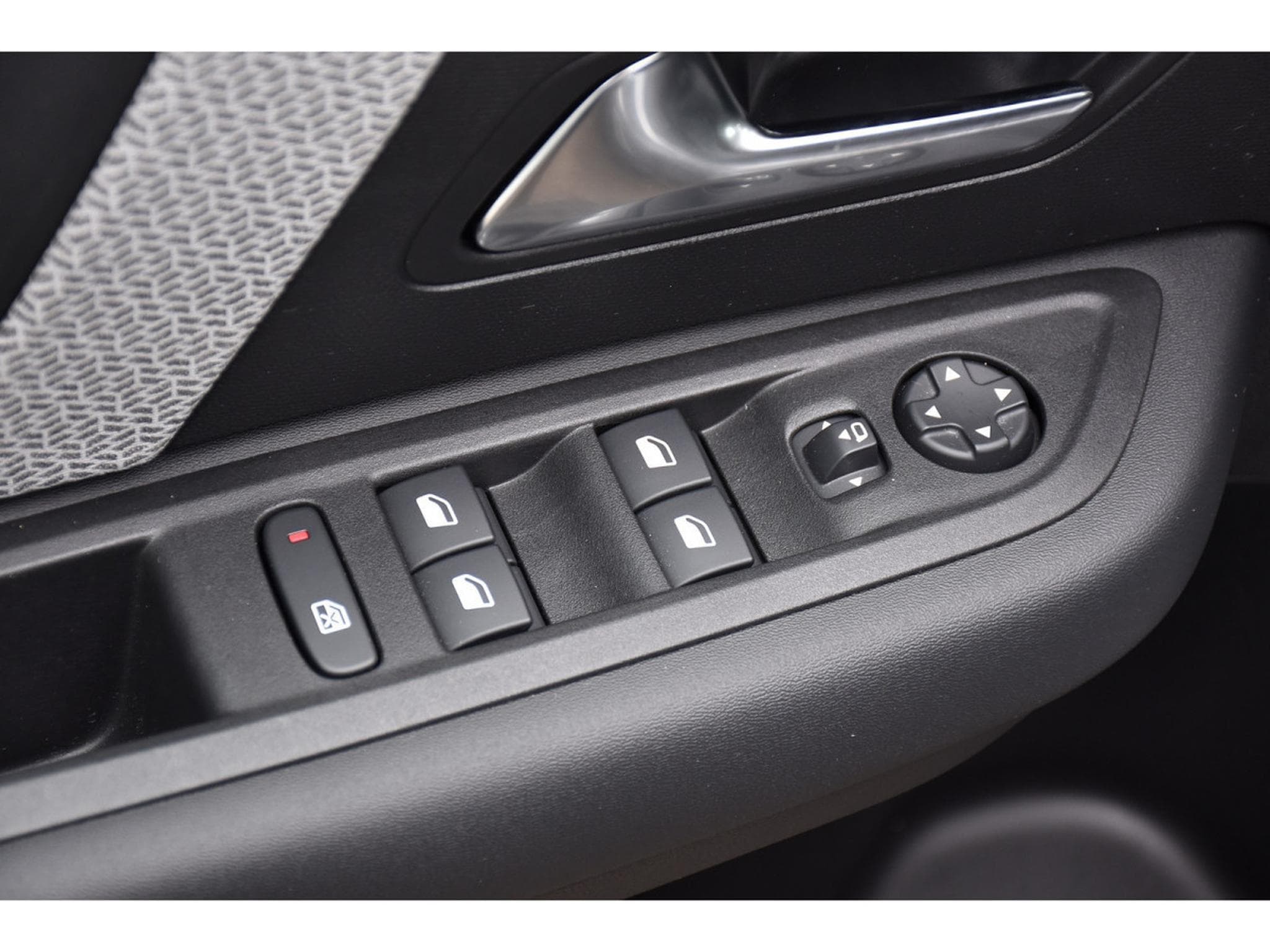 Citroën C4 1.2 PureTech 130 Max CUIR CAM360 HUD SIDE LANE GPS 1° MAIN (2024) - Photo 21