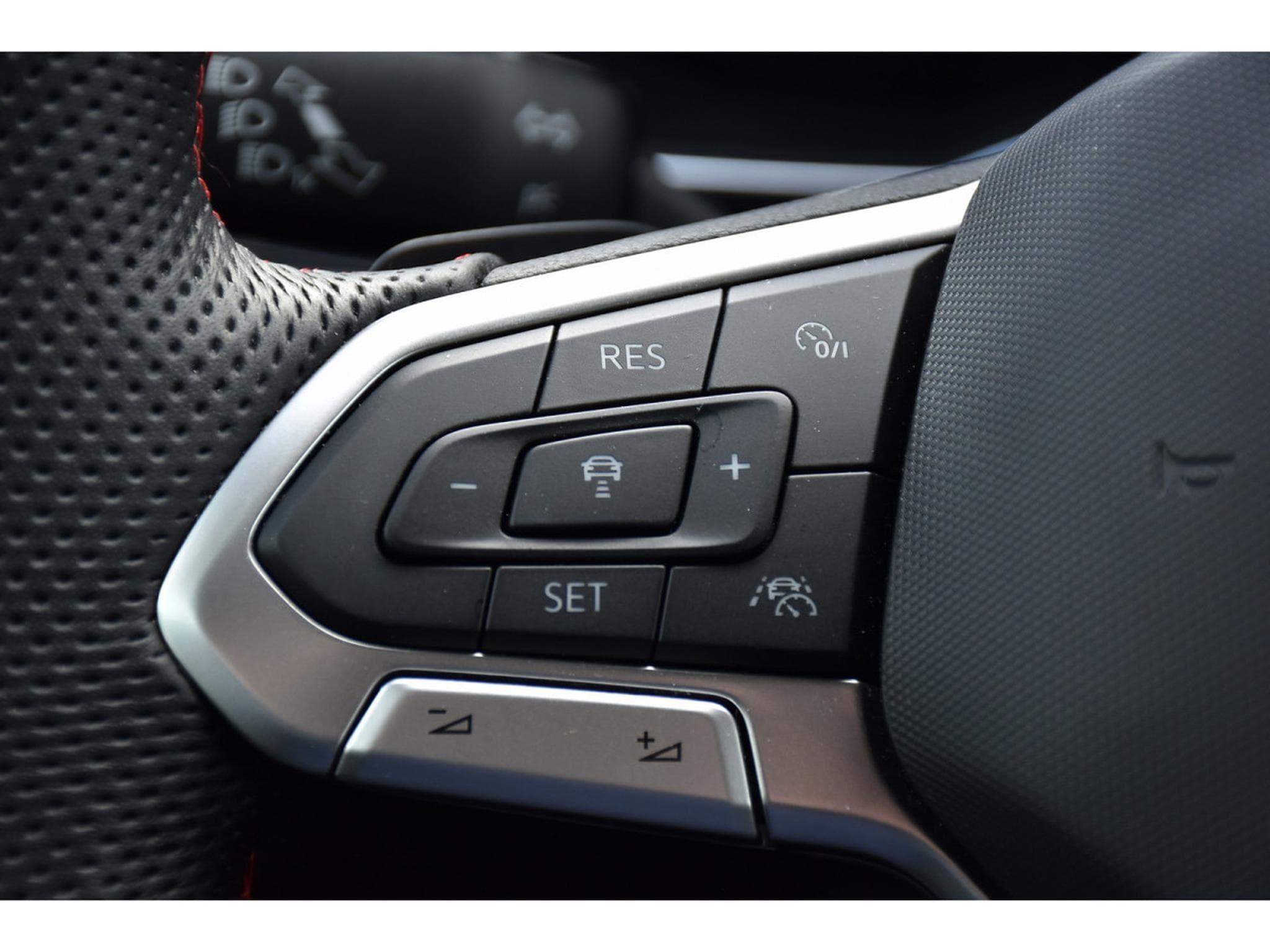 VW Polo 2.0 TSI DSG ACC TRAVEL LANE SIDE IQ.LIGHT PARK ASSIST 1°MAIN (2024) - Photo 20