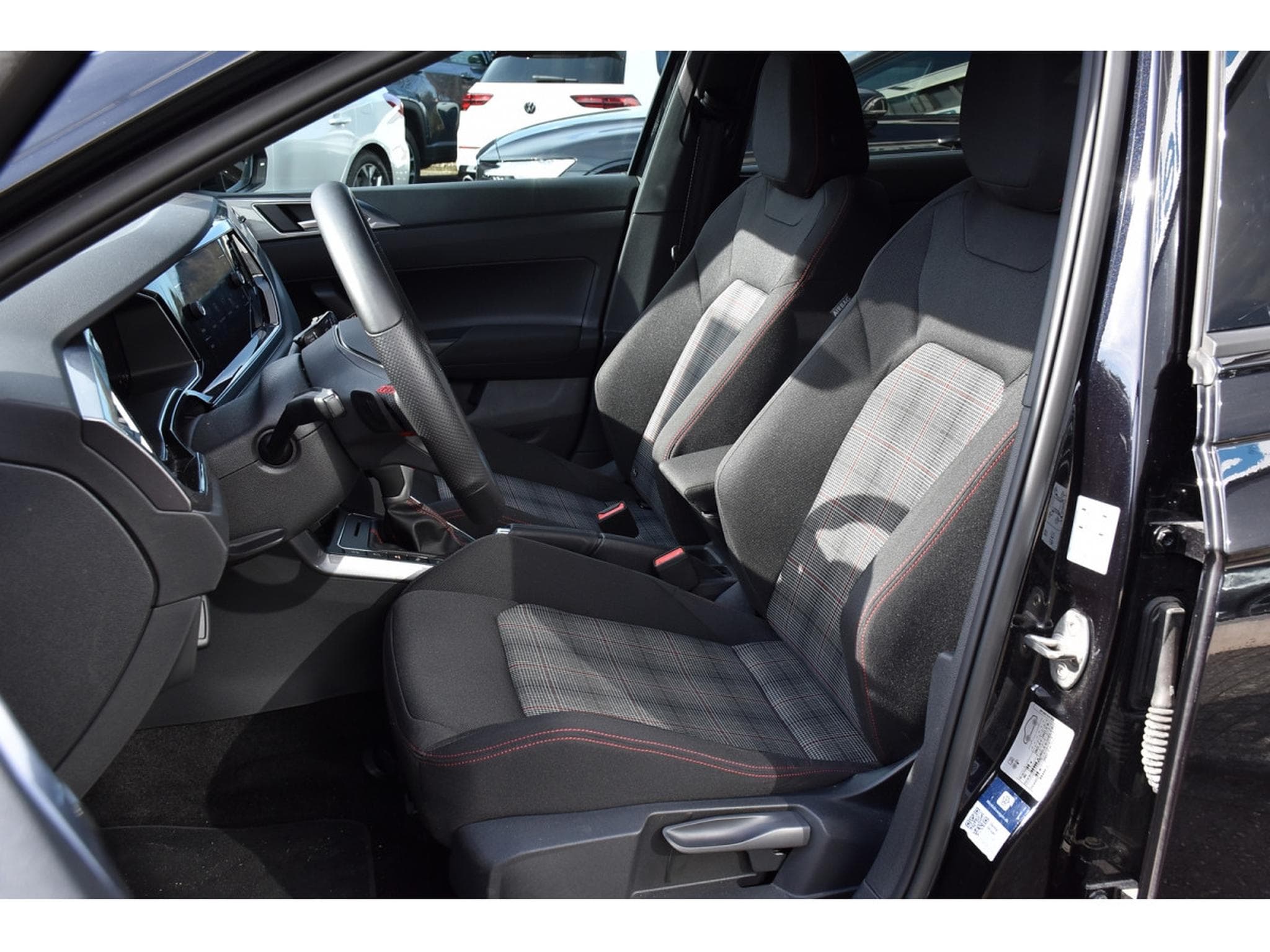 VW Polo 2.0 TSI DSG ACC TRAVEL LANE SIDE IQ.LIGHT PARK ASSIST 1°MAIN (2024) - Photo 6