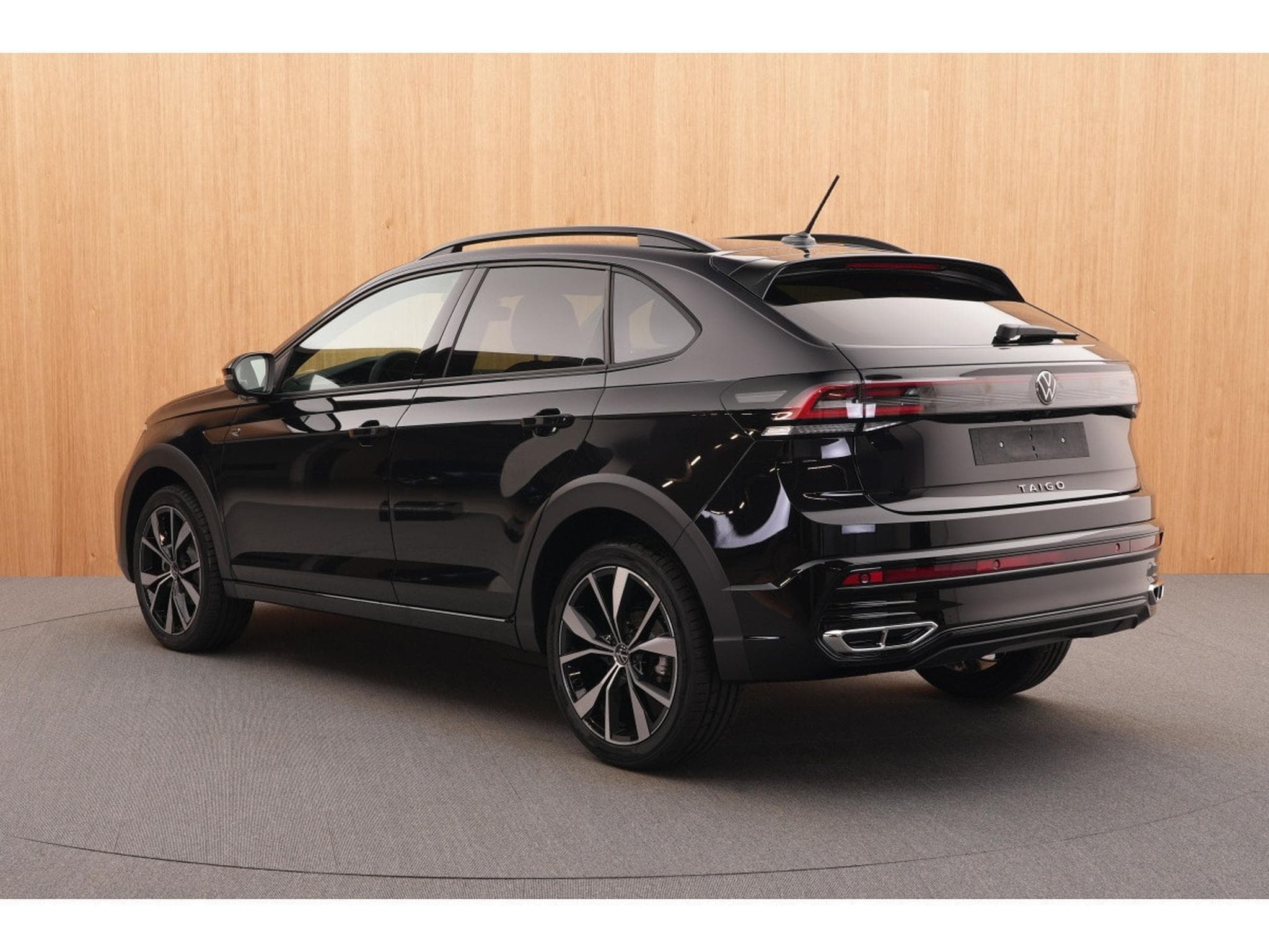 VW Taigo R-line 1.5 TSI 110KW-150CV DSG7 - Jantes 18" - Attelage - (2026) - Photo 4