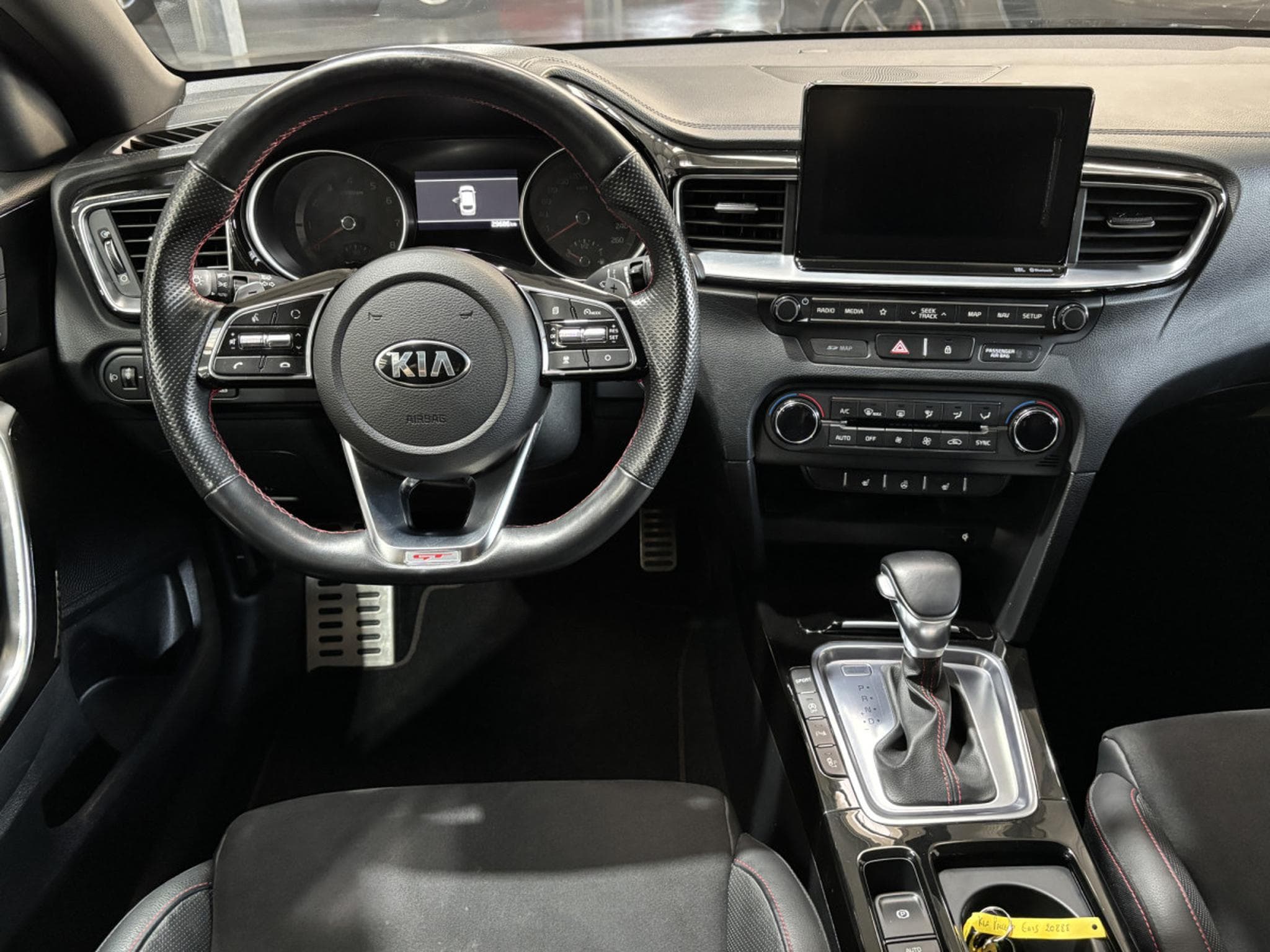 Kia ProCeed GT 1.6 T-GDI DCT (2021) - Photo 11