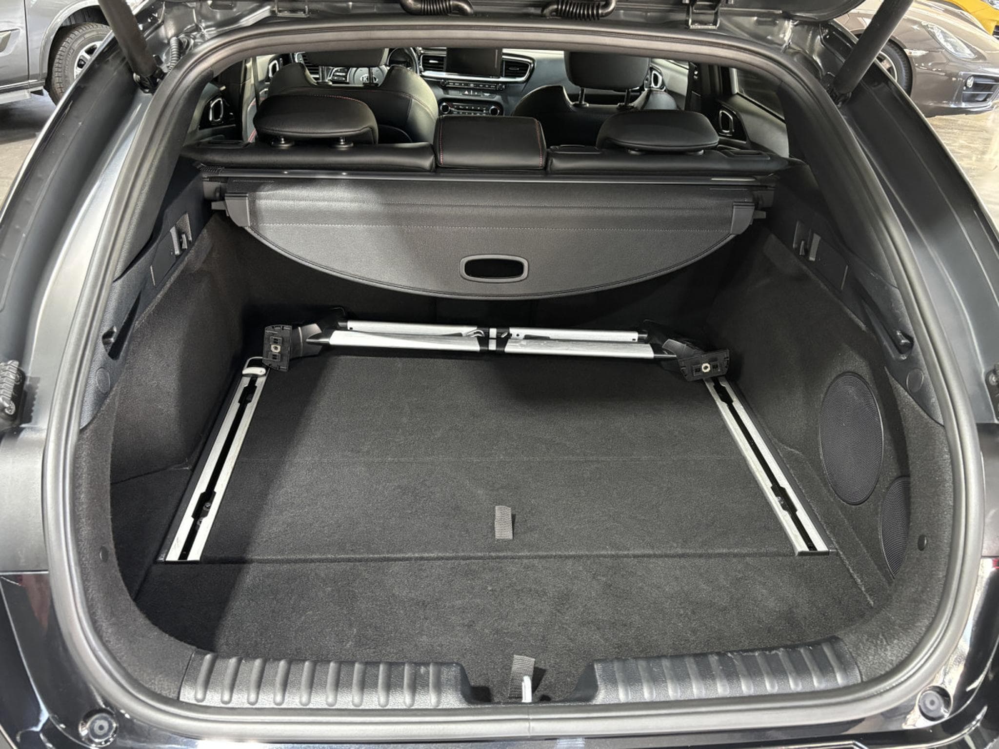 Kia ProCeed GT 1.6 T-GDI DCT (2021) - Photo 14