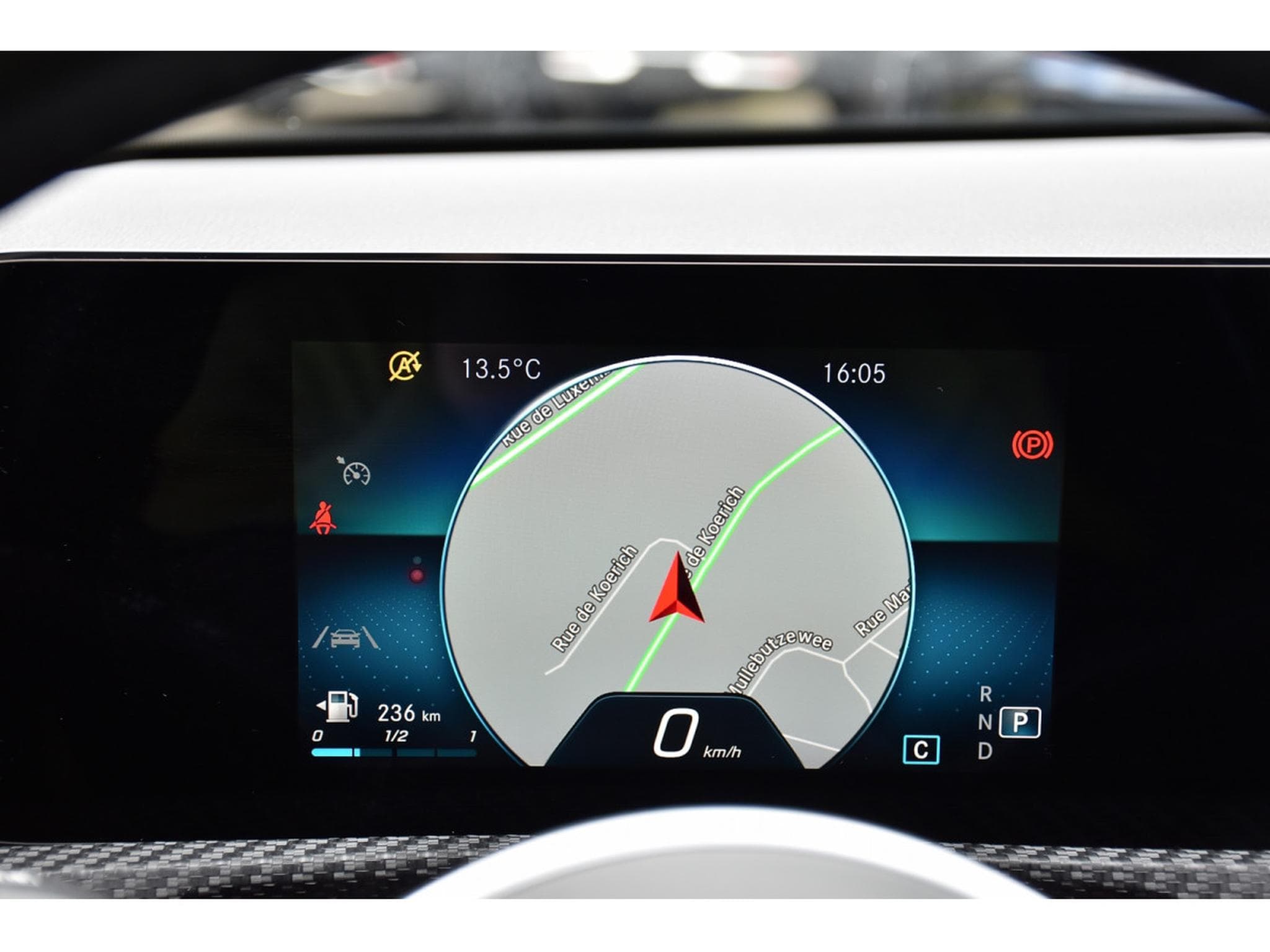 Mercedes A 180 CDI Style 7G-Tronic GPS LANE SIDE PARK (2021) - Photo 17