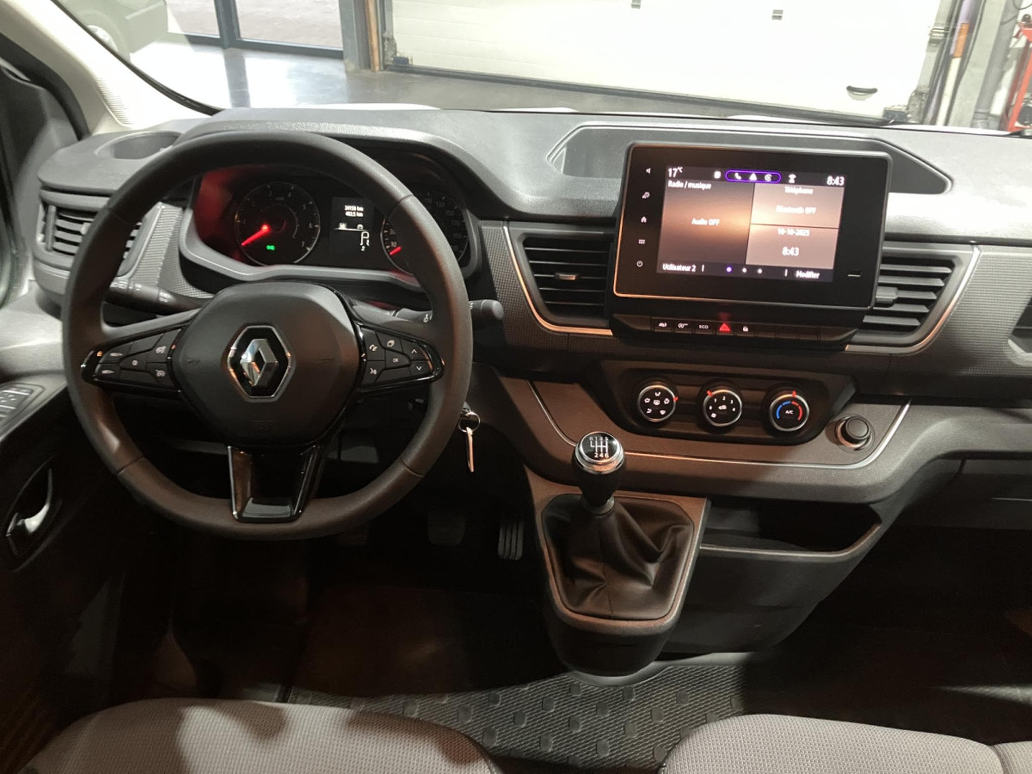 Renault Trafic 2.0 dCi Passenger L2H1 9 Seats (2024) - Photo 8