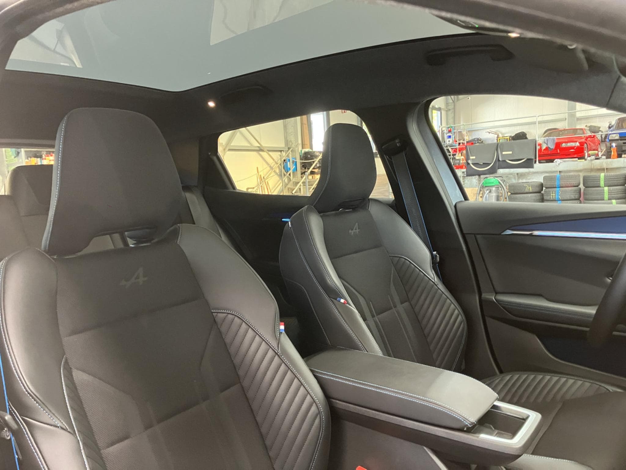 Renault Scenic E-TECH 220 Esprit Alpine Long Range 87Kw/h (2024) - Photo 11