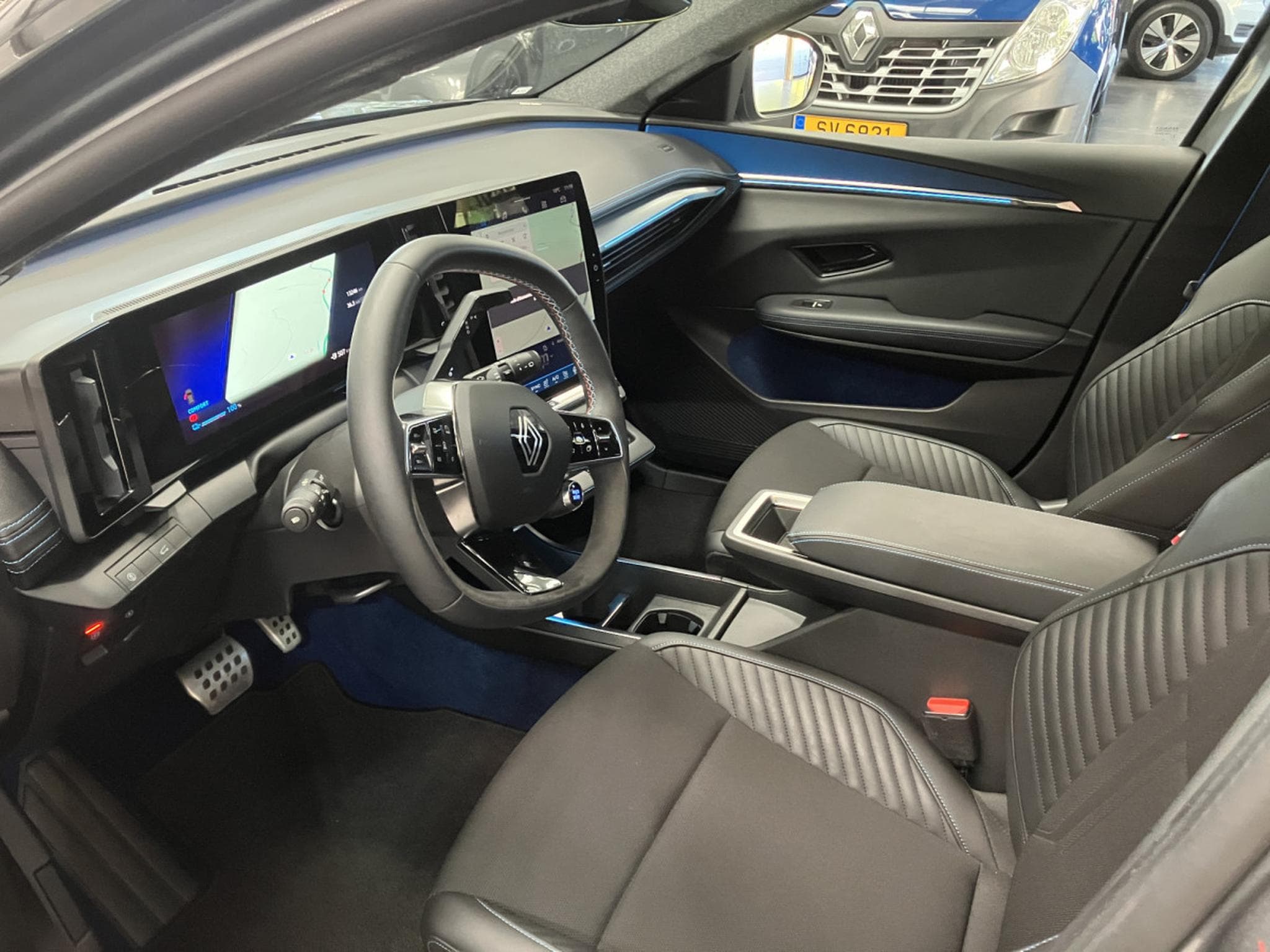 Renault Scenic E-TECH 220 Esprit Alpine Long Range 87Kw/h (2024) - Photo 14