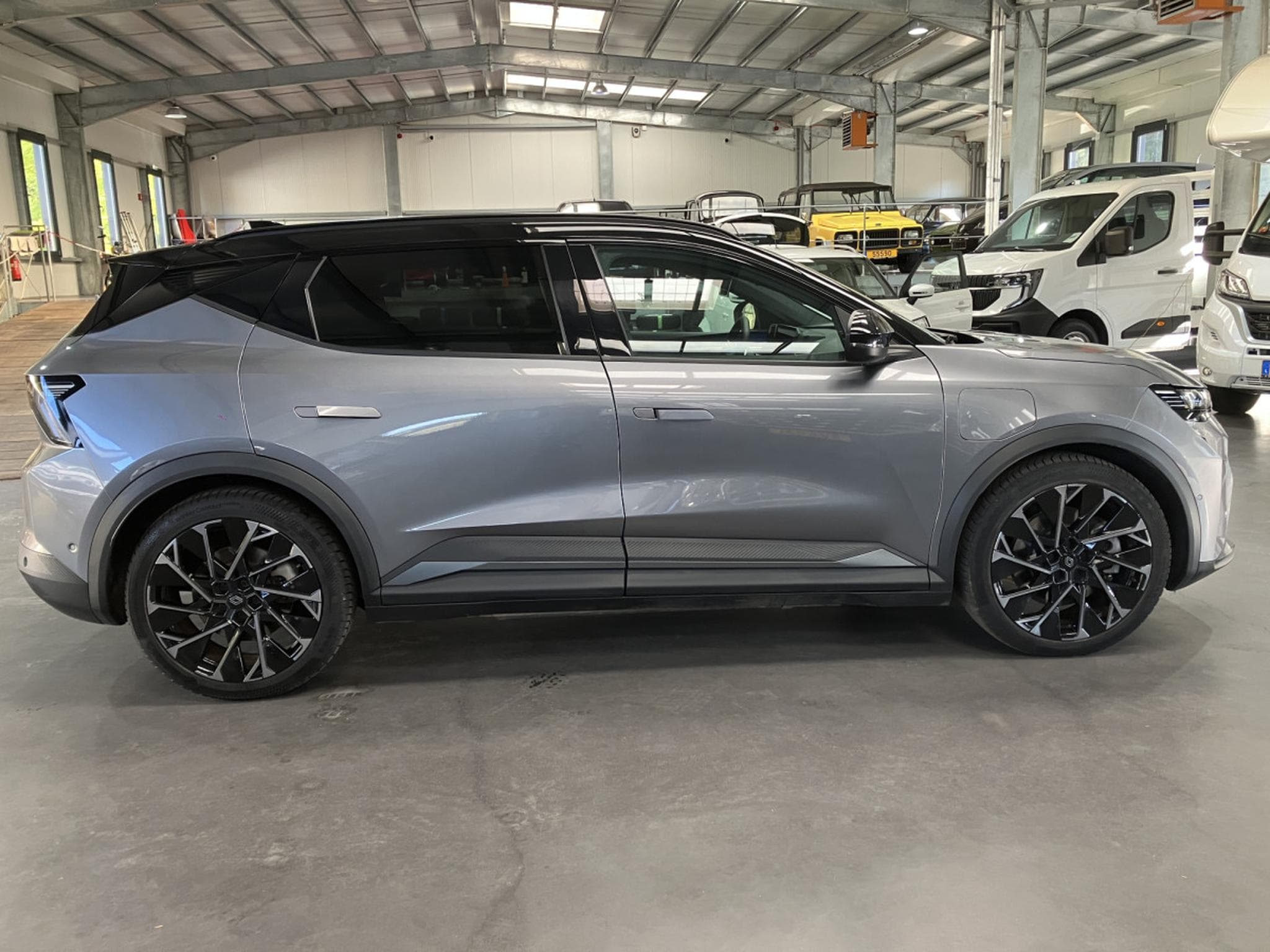 Renault Scenic E-TECH 220 Esprit Alpine Long Range 87Kw/h (2024) - Photo 2