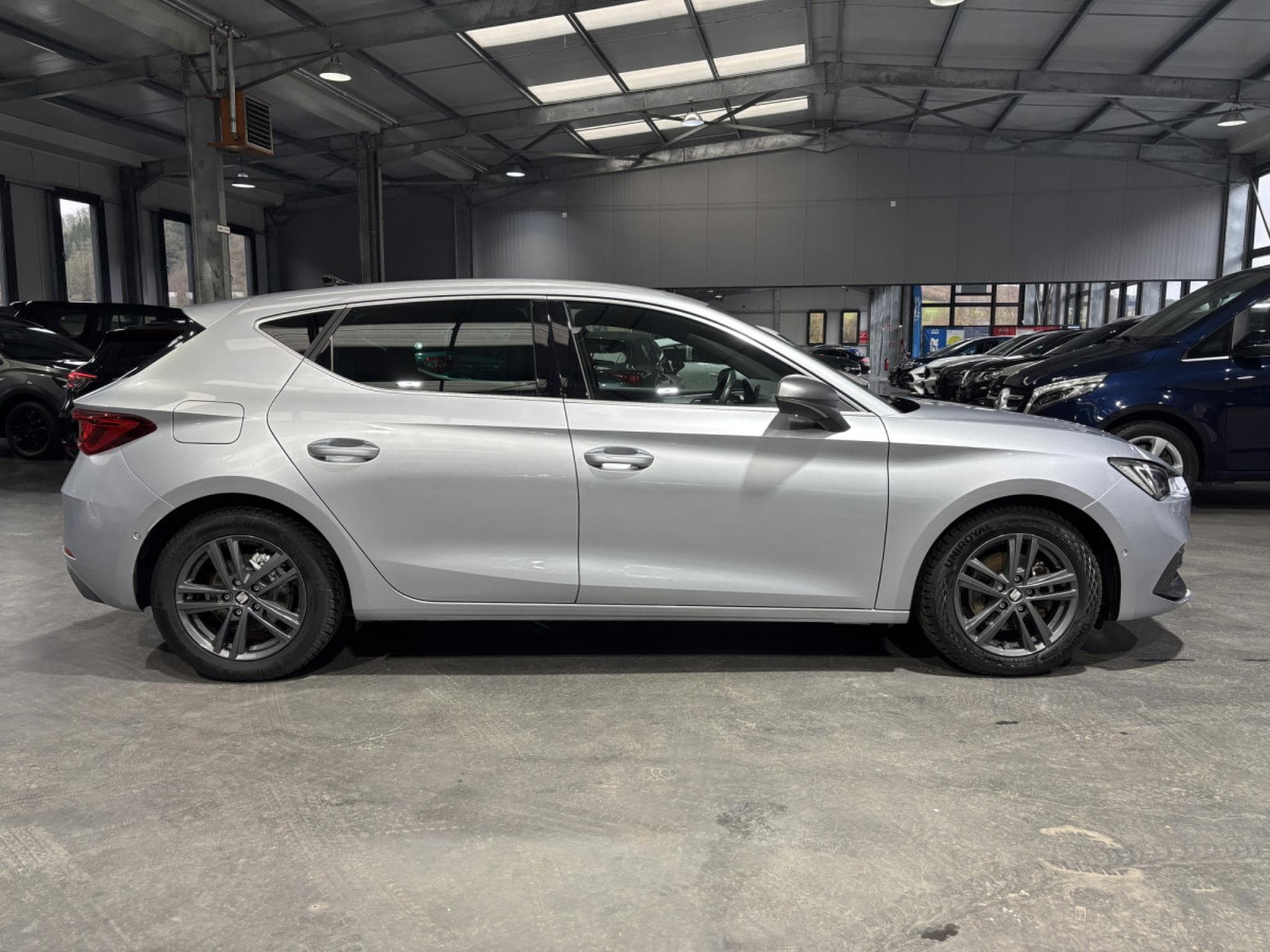 Seat Leon 1.5 eTSI DSG FR (2022) - Photo 2