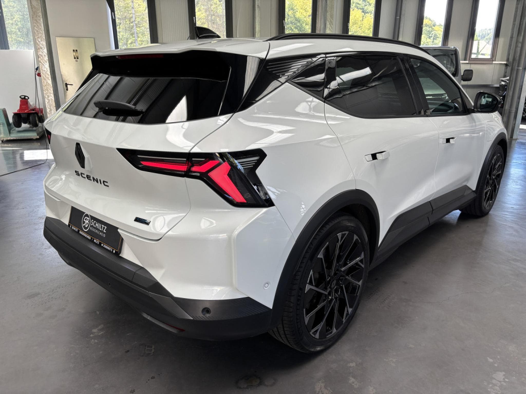 Renault Scenic E-TECH 220 Esprit Alpine Long Range 87Kw/h (2024) - Photo 2
