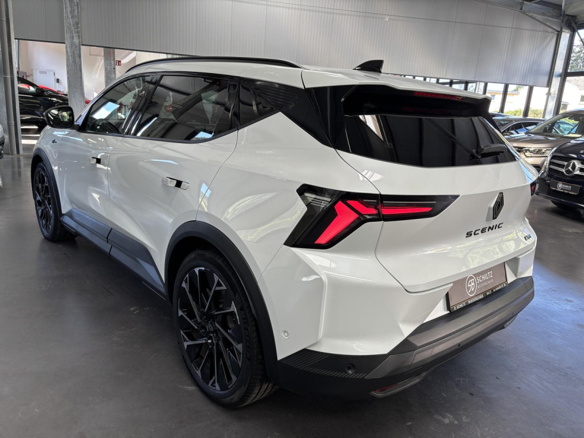 Renault Scenic E-TECH 220 Esprit Alpine Long Range 87Kw/h (2024) - Photo 4