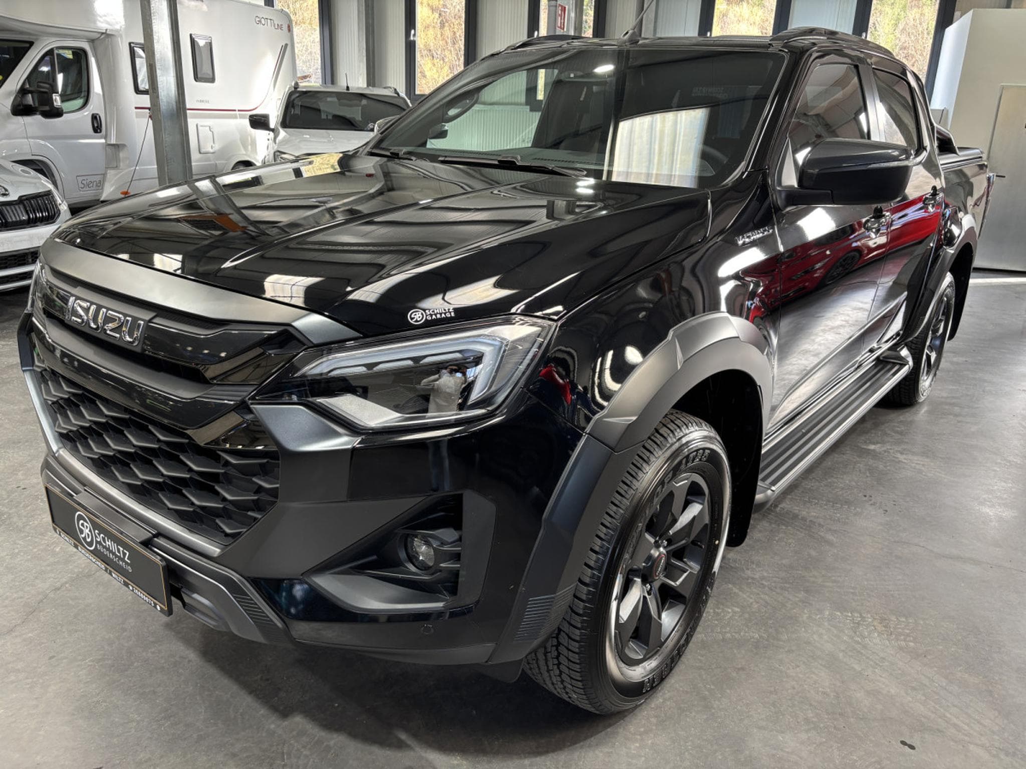 Isuzu D-Max Double Cab 1.9 V-Cross 163HP (2026) - Photo 6