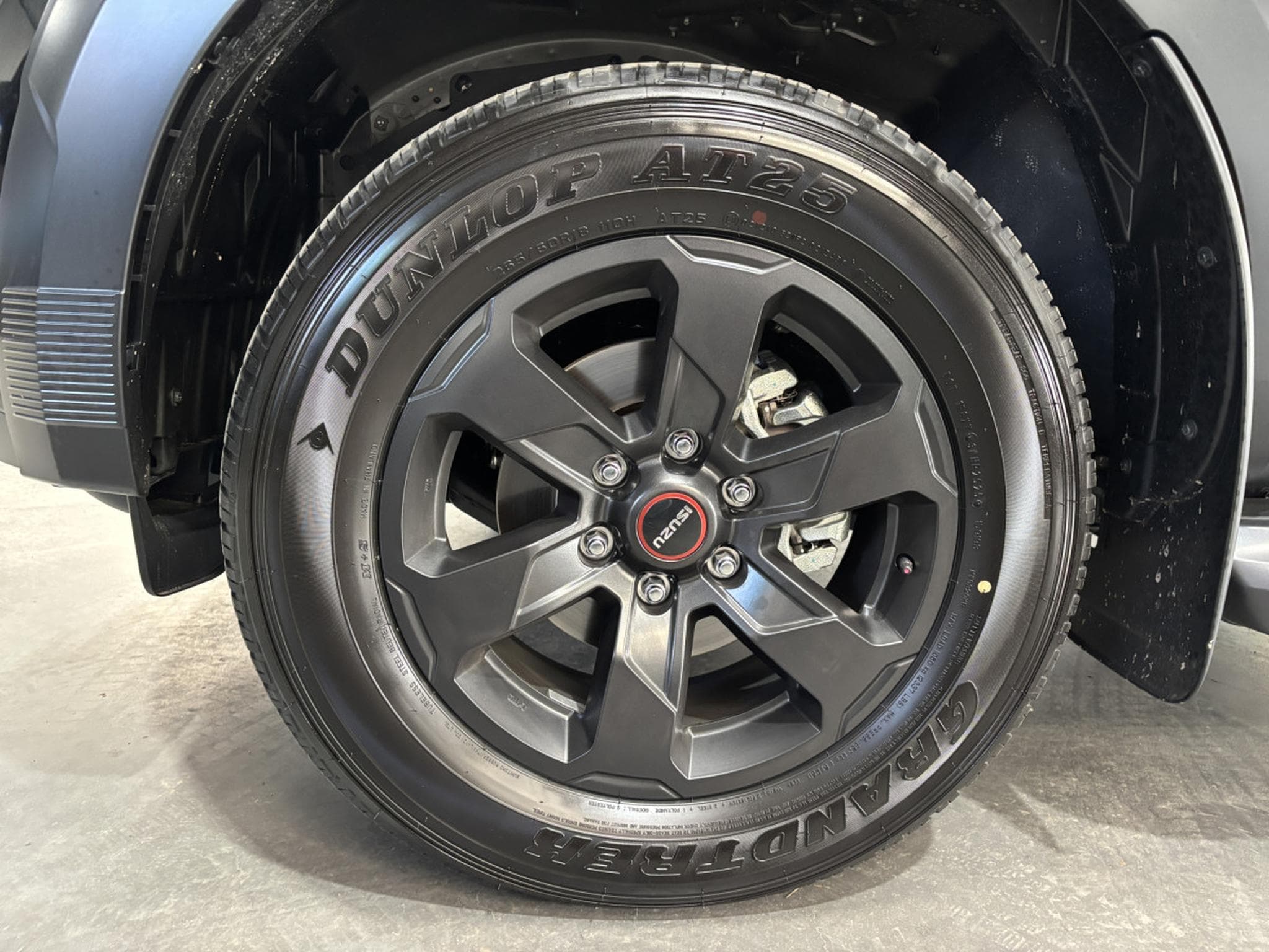 Isuzu D-Max Double Cab 1.9 V-Cross 163HP (2026) - Photo 8