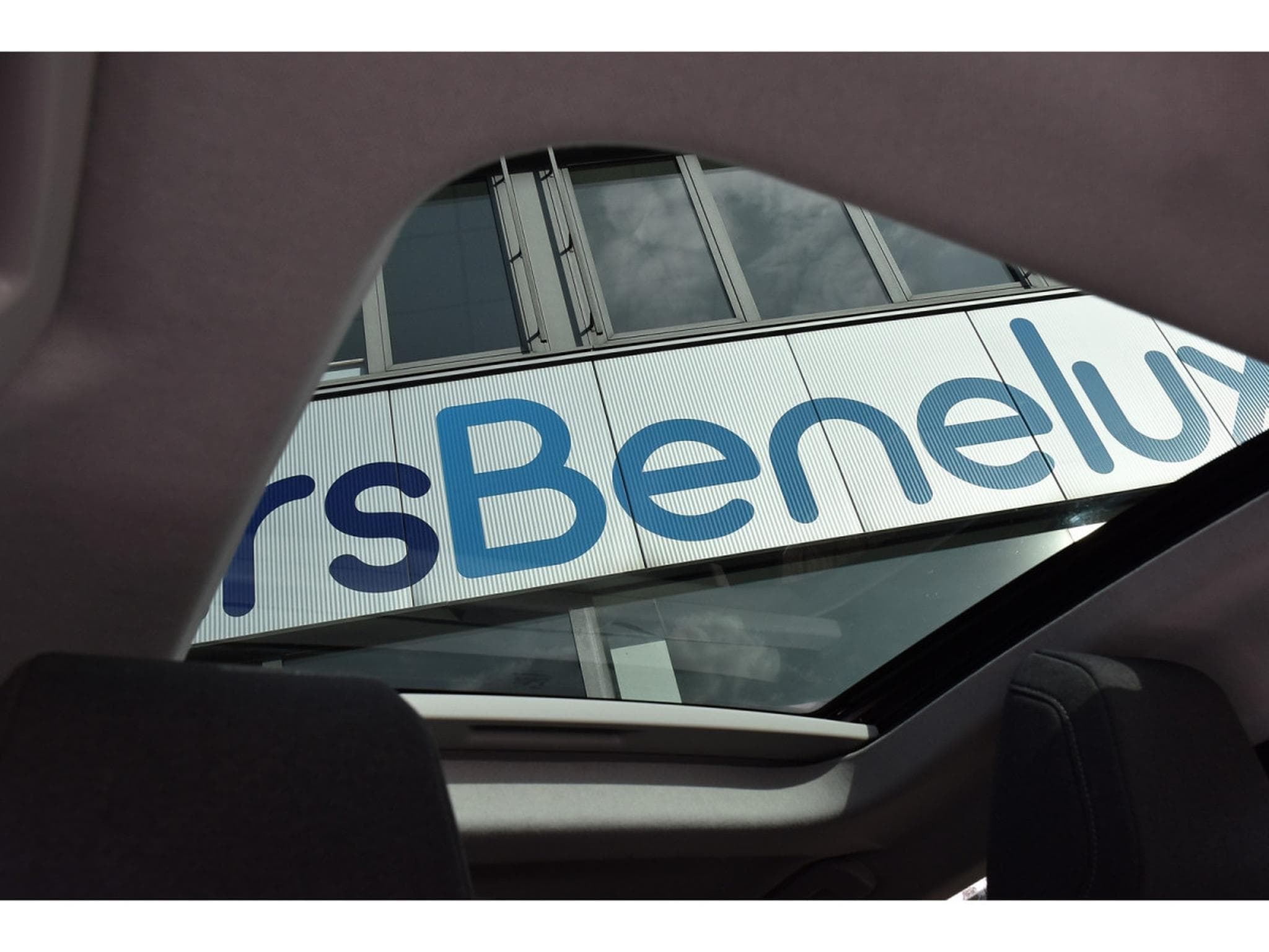 Citroën C4 1.2 PureTech 130 MAX CUIR TO HUD GPS LANE SIDE CAM360 1°MAIN (2024) - Photo 8