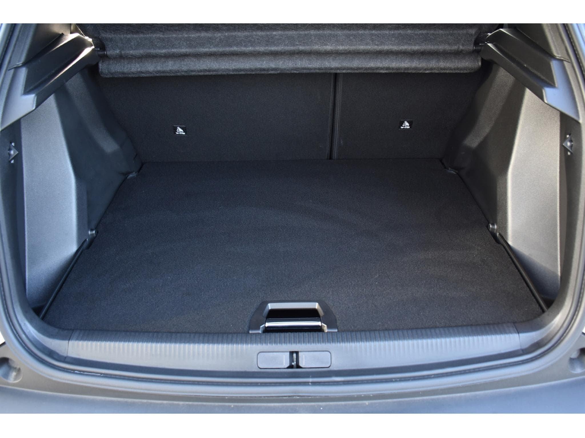 Peugeot 2008 1.2 PureTech Allure ACC GPS LANE SIDE REGUL CAM 360 1° MAIN (2025) - Foto 23