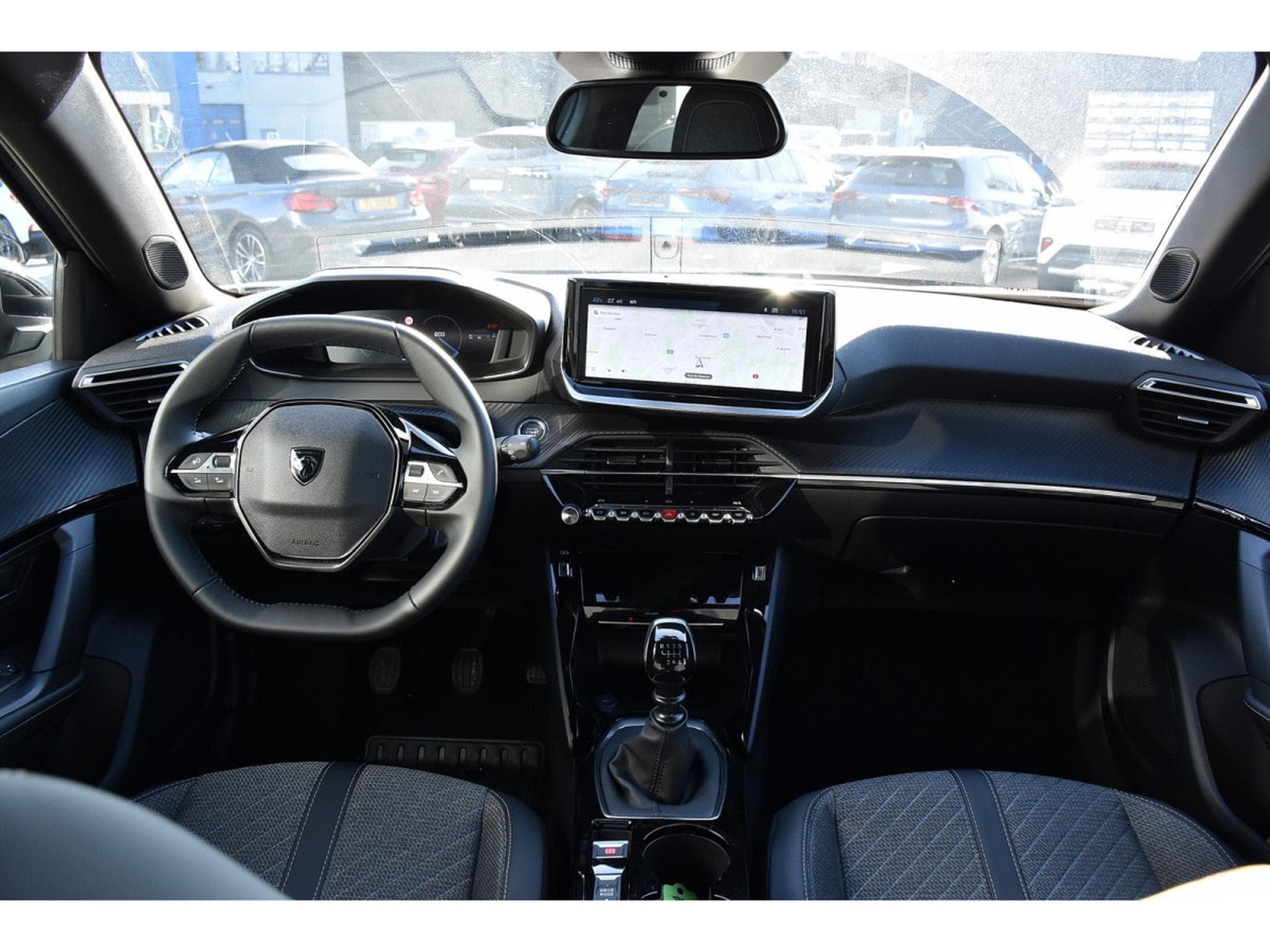 Peugeot 2008 1.2 PureTech Allure ACC GPS LANE SIDE REGUL CAM 360 1° MAIN (2025) - Foto 9