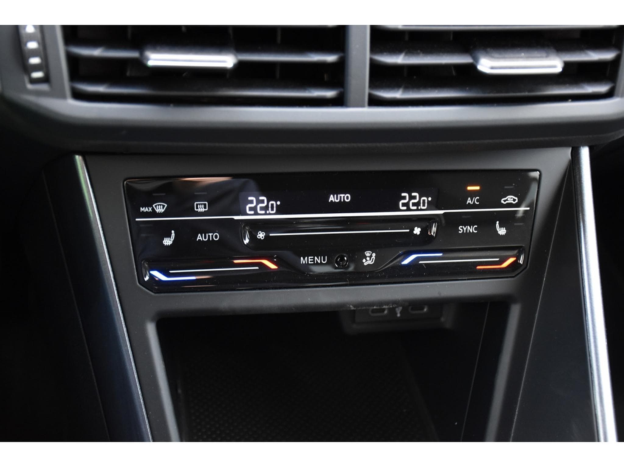 VW Polo 2.0 TSI DSG ACC TRAVEL LANE SIDE IQ.LIGHT PARK ASSIST 1°MAIN (2024) - Photo 18