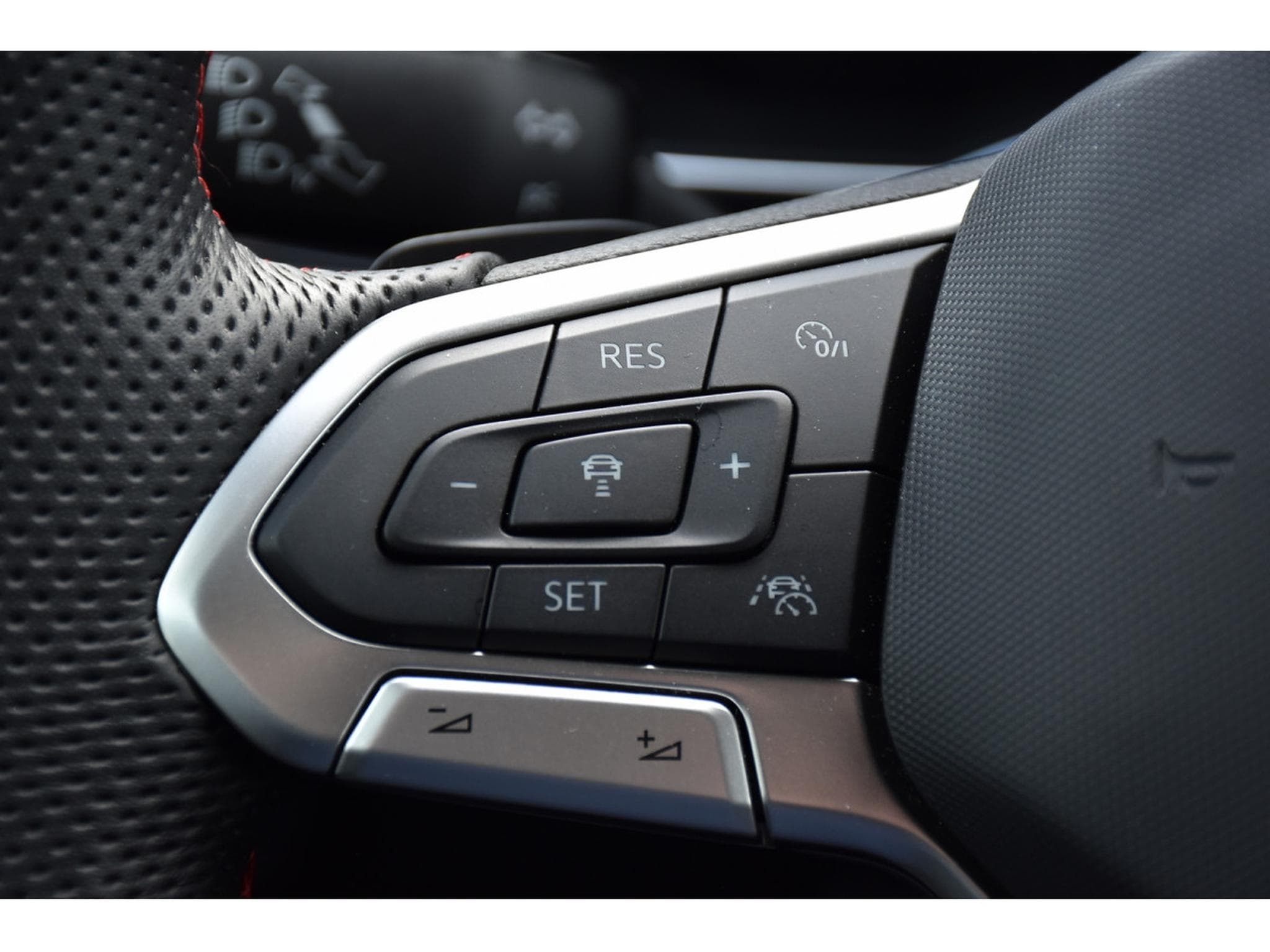 VW Polo 2.0 TSI DSG ACC TRAVEL LANE SIDE IQ.LIGHT PARK ASSIST 1°MAIN (2024) - Photo 20