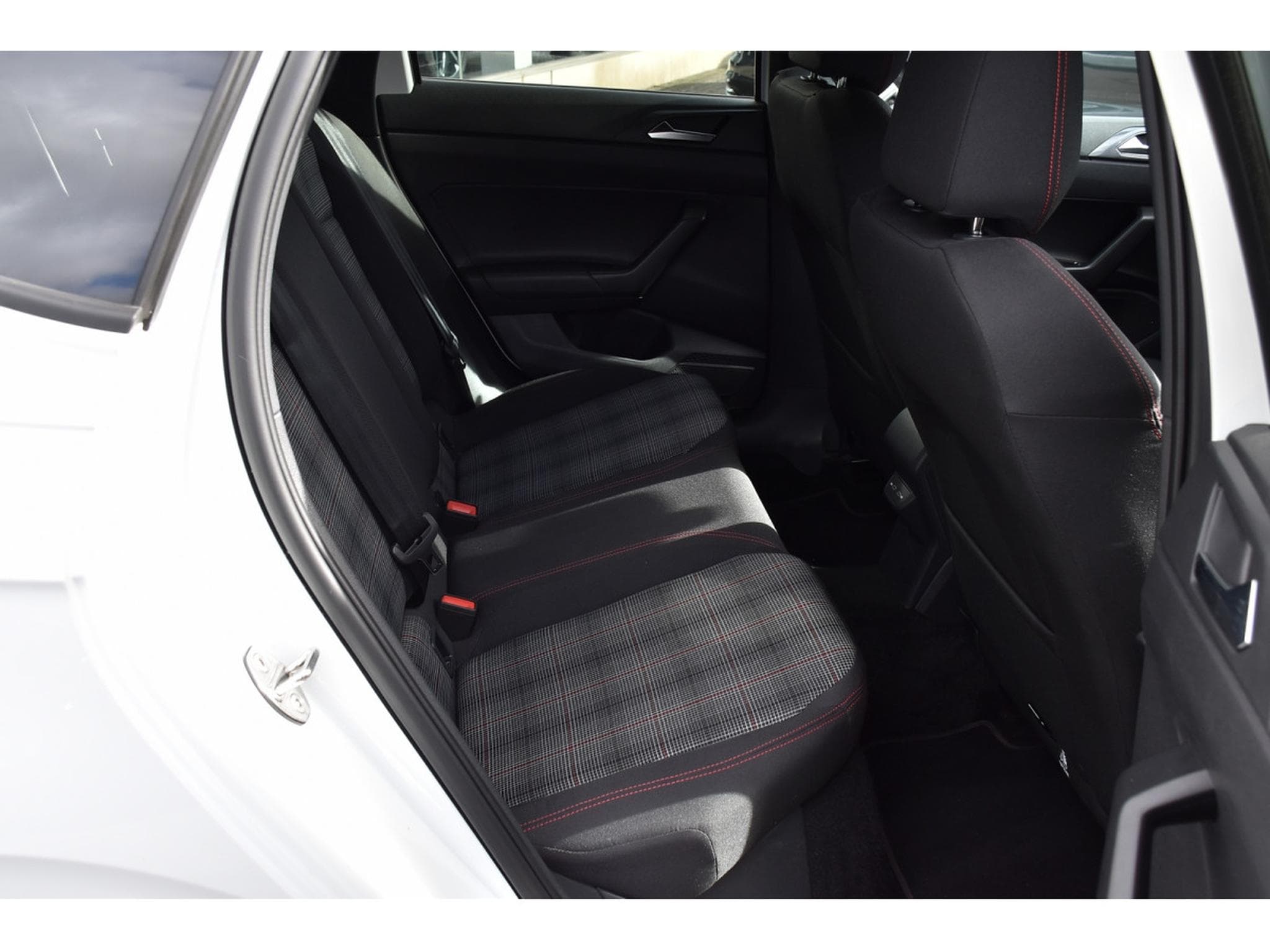 VW Polo 2.0 TSI DSG ACC TRAVEL LANE SIDE IQ.LIGHT PARK ASSIST 1°MAIN (2024) - Photo 8