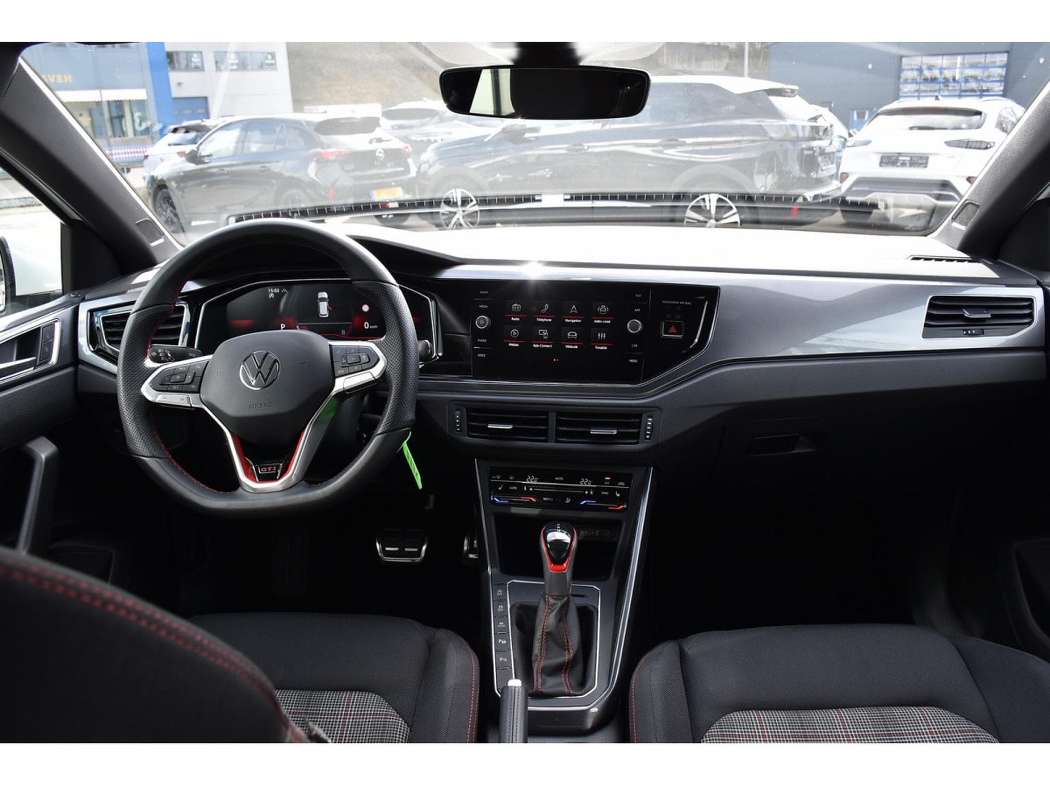 VW Polo 2.0 TSI DSG ACC TRAVEL LANE SIDE IQ.LIGHT PARK ASSIST 1°MAIN (2024) - Photo 9