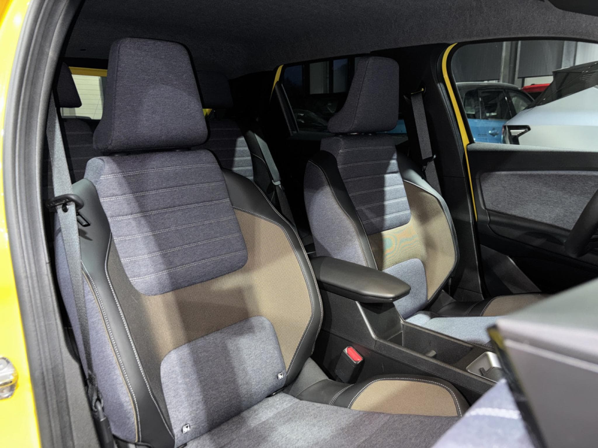 Renault 5 E-tech techno 150hp 52kwh (2025) - Photo 10