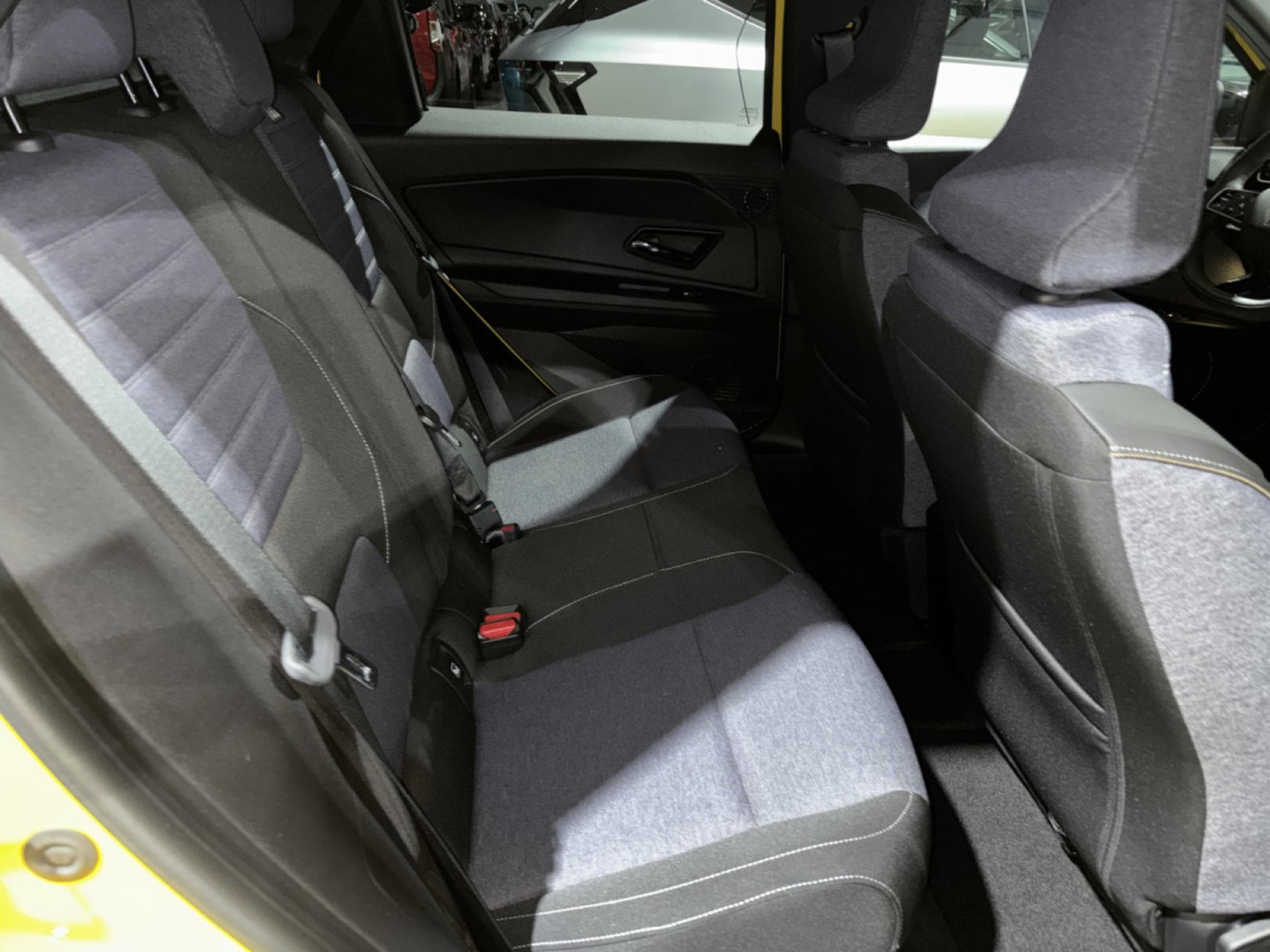 Renault 5 E-tech techno 150hp 52kwh (2025) - Photo 11