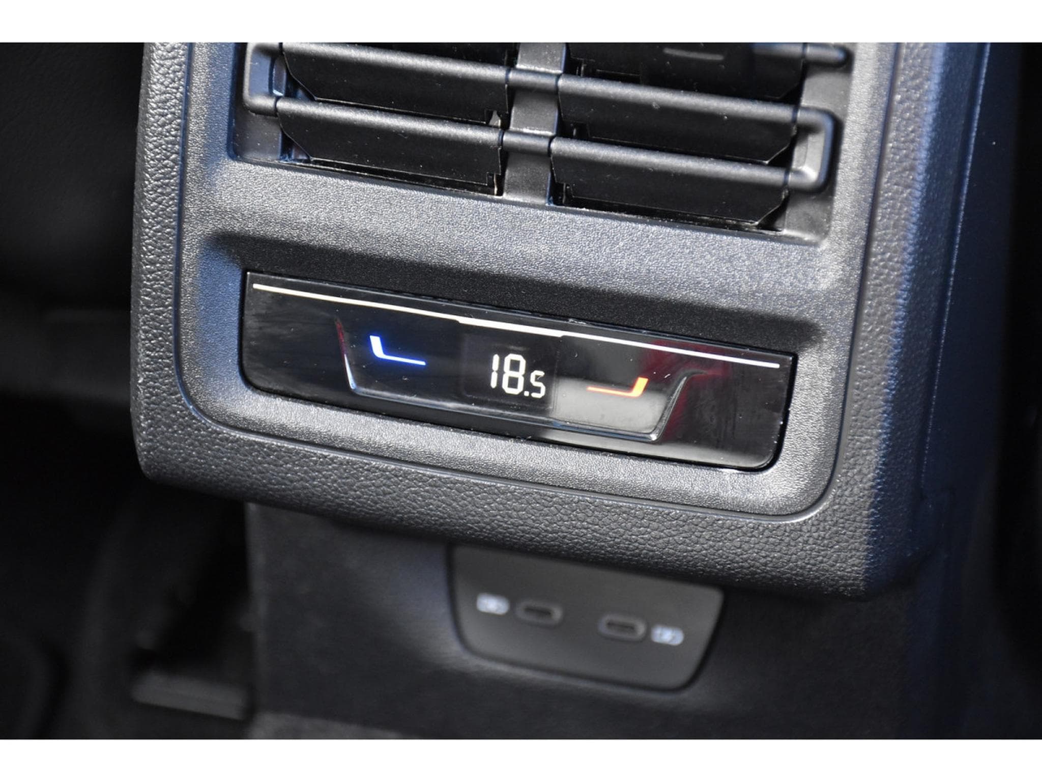 VW Golf Variant 1.5 TSI Style PANO ACC TRAVEL SIDE SG CHFF CAM 1° MA (2024) - Photo 23