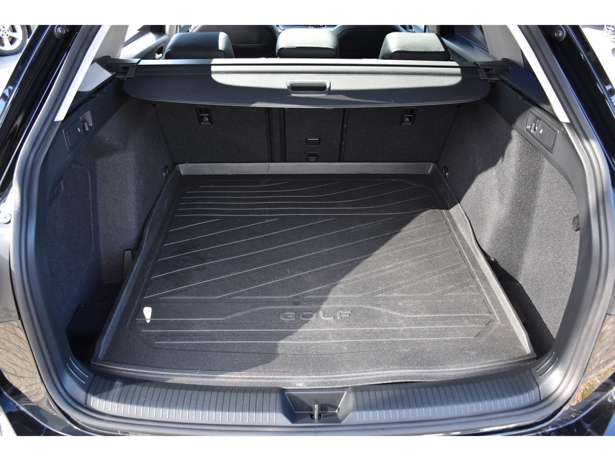 VW Golf Variant 1.5 TSI Style PANO ACC TRAVEL SIDE SG CHFF CAM 1° MA (2024) - Photo 25