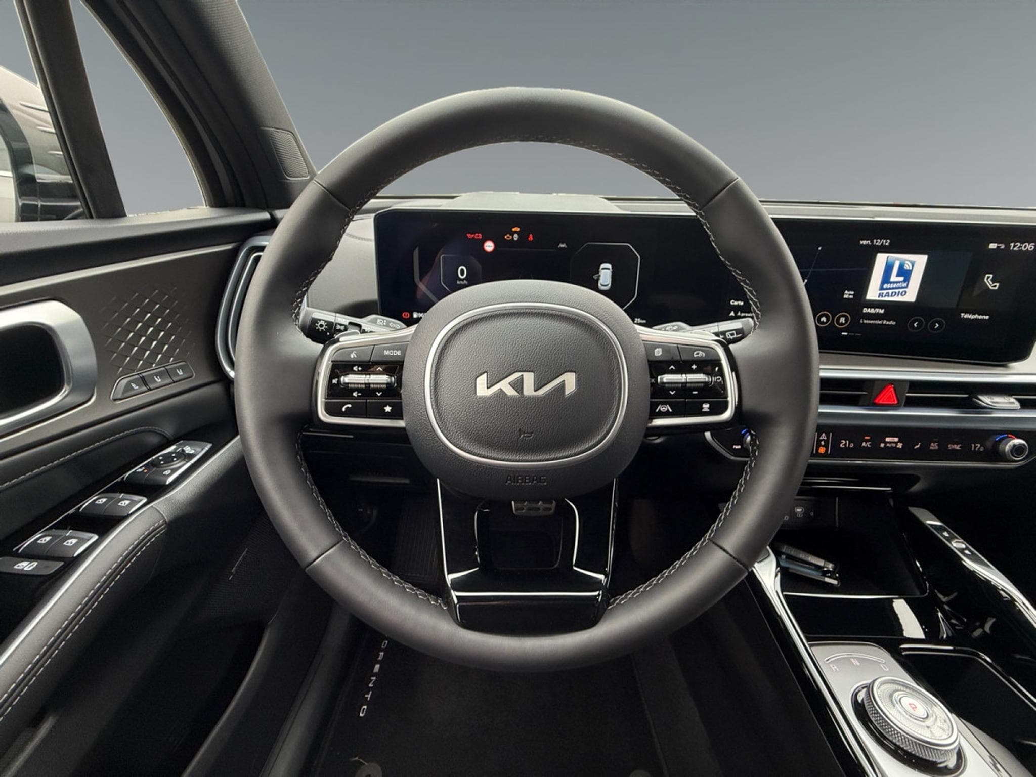 Kia Sorento 2.2 crdi PACE (2025) - Foto 8