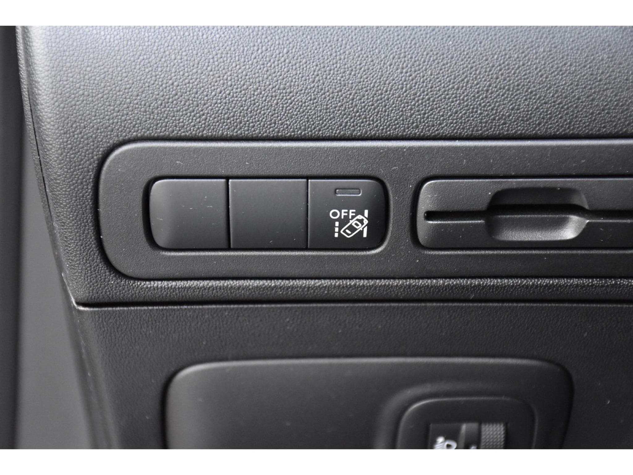 Citroën C3 Aircross Aircross 1.5 BlueHDI Shine REGUL GPS LANE (2022) - Photo 17