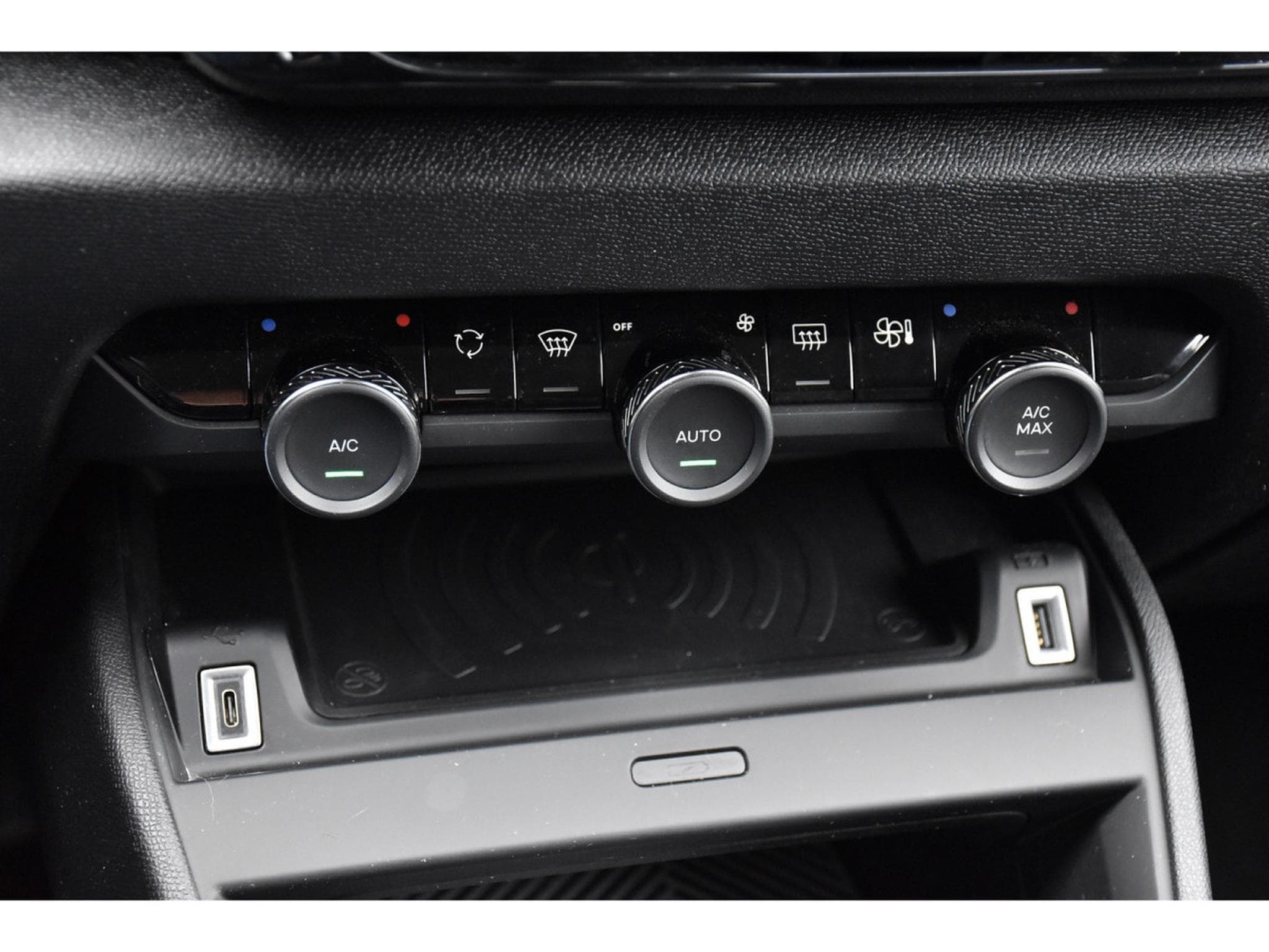 Citroën C4 1.2 PureTech 130 EAT8 MAX CUIR ACC SIDE HUD CAM360 1° MAIN (2024) - Photo 16