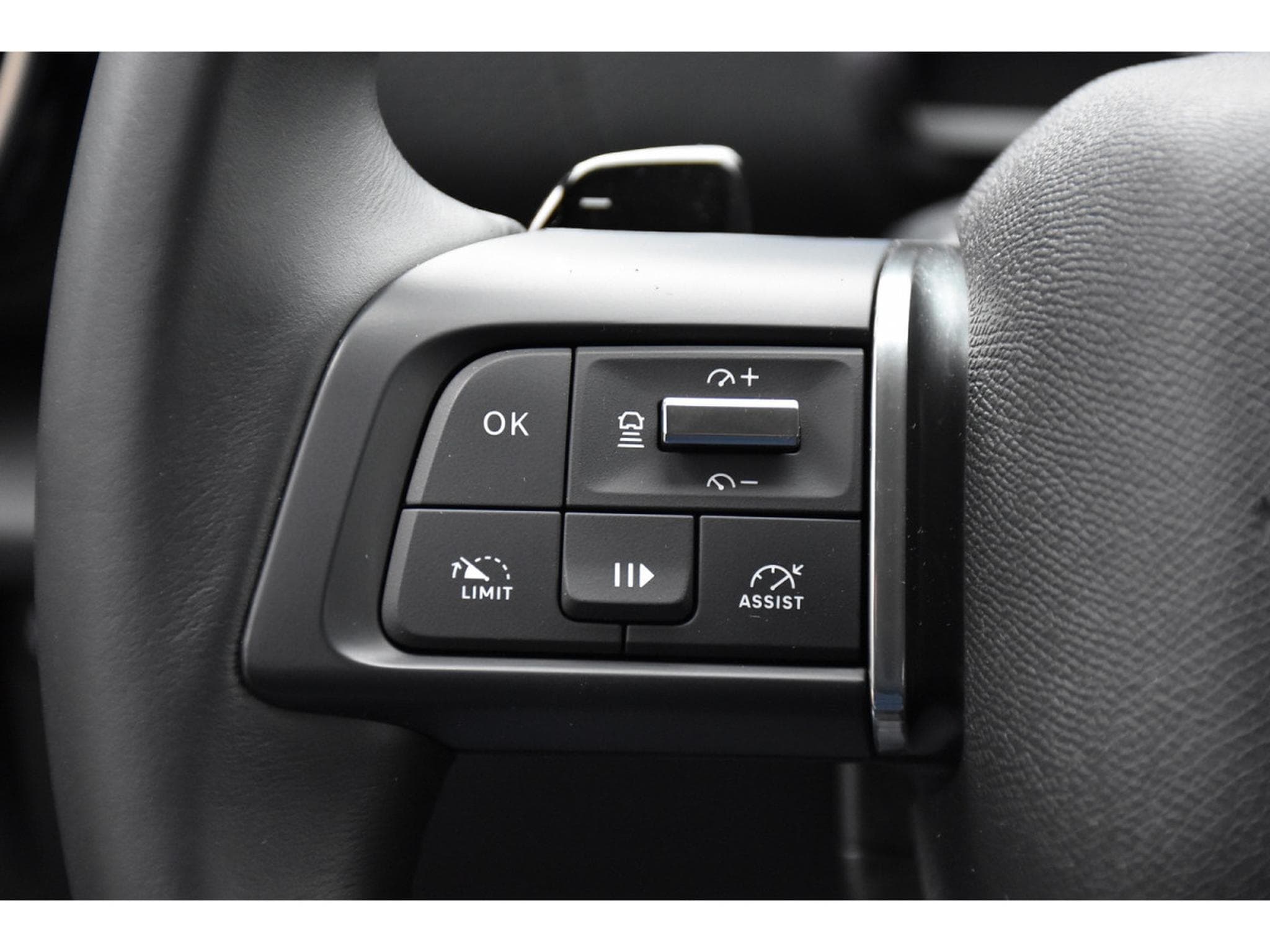 Citroën C4 1.2 PureTech 130 EAT8 MAX CUIR ACC SIDE HUD CAM360 1° MAIN (2024) - Photo 18