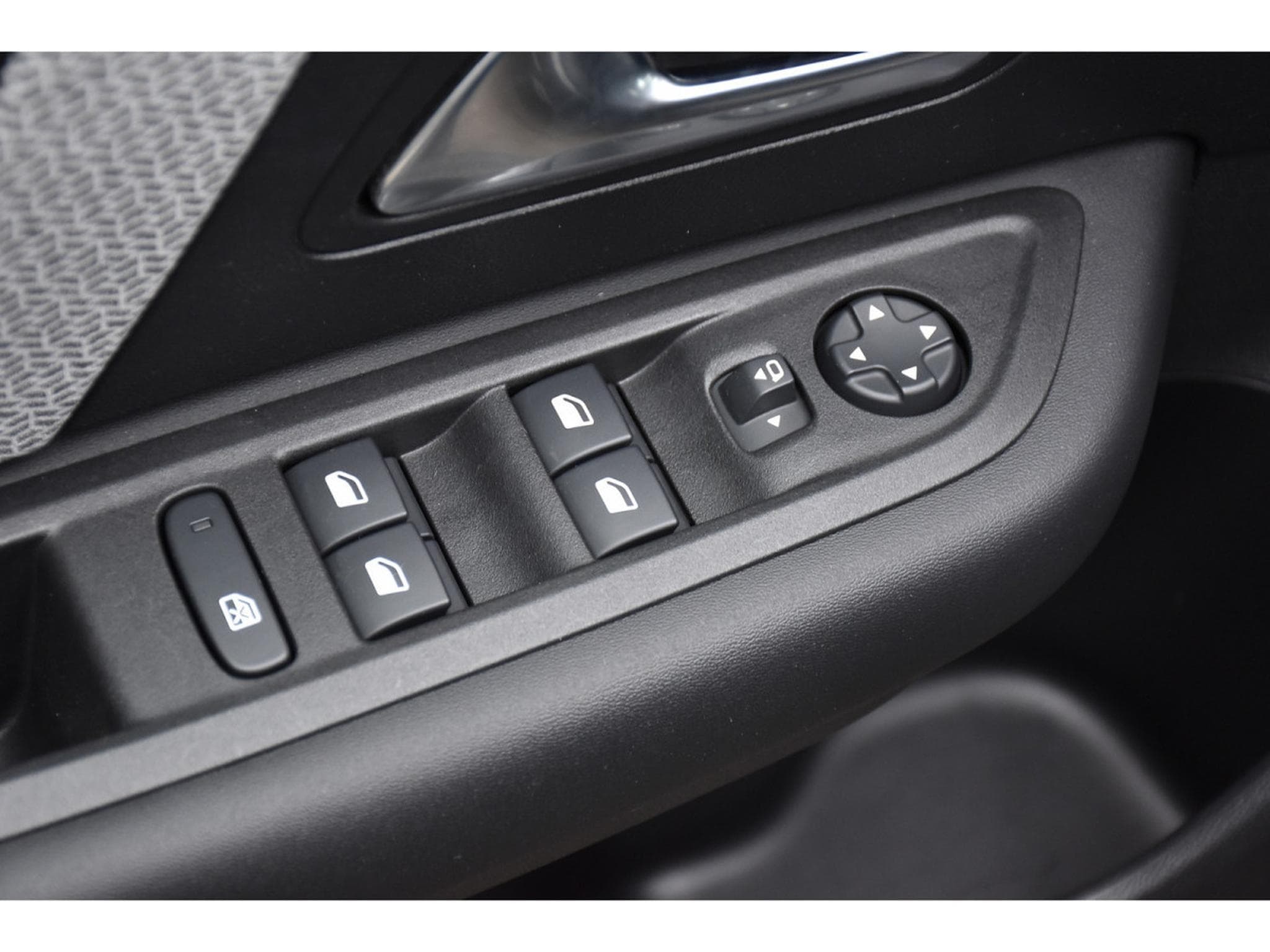 Citroën C4 1.2 PureTech 130 EAT8 MAX CUIR ACC SIDE HUD CAM360 1° MAIN (2024) - Photo 19