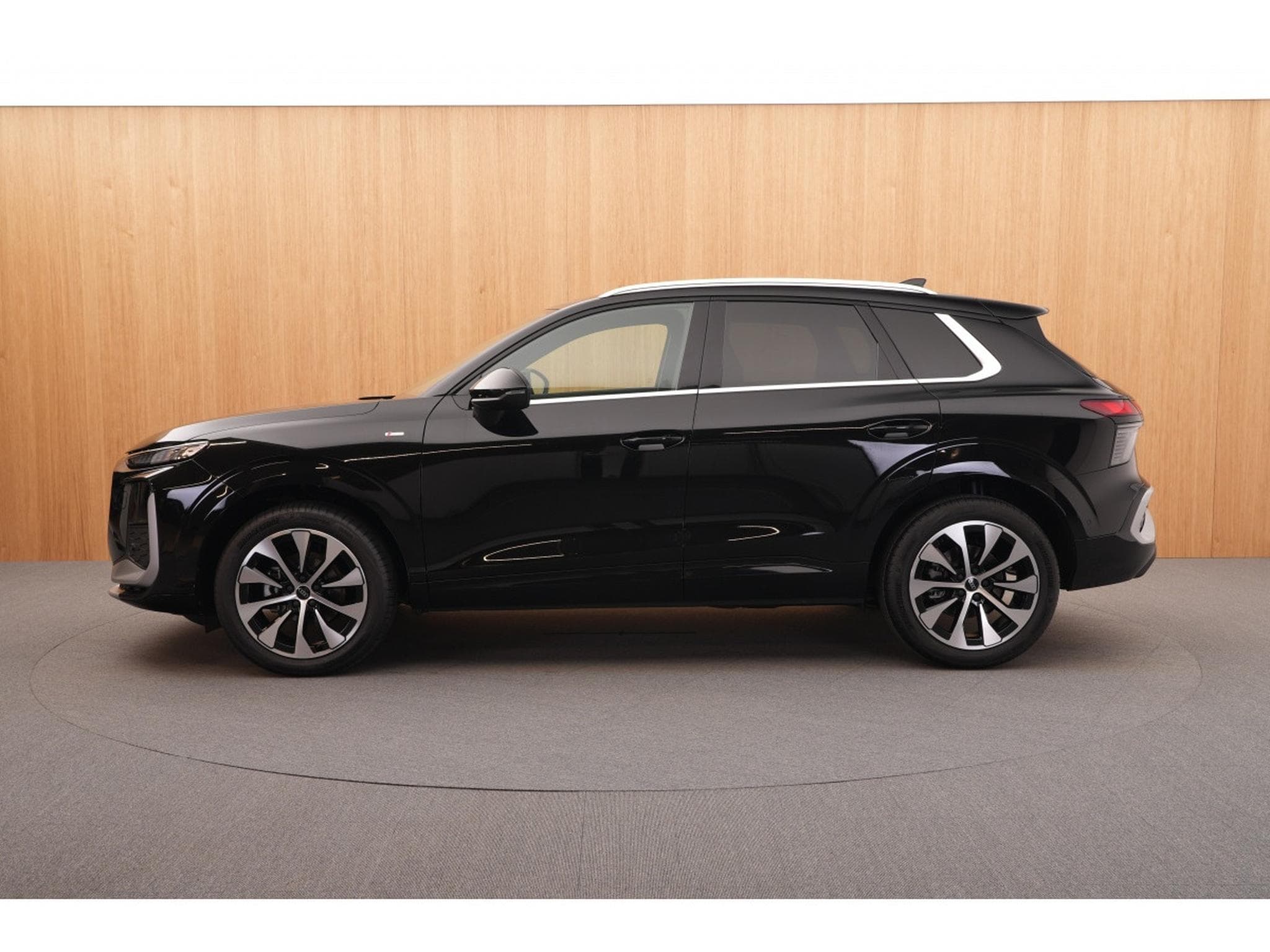 Audi Q3 35 TFSI S line 110 kW-150CV S tronic - Jantes 19" - Leds - C (2026) - Photo 4