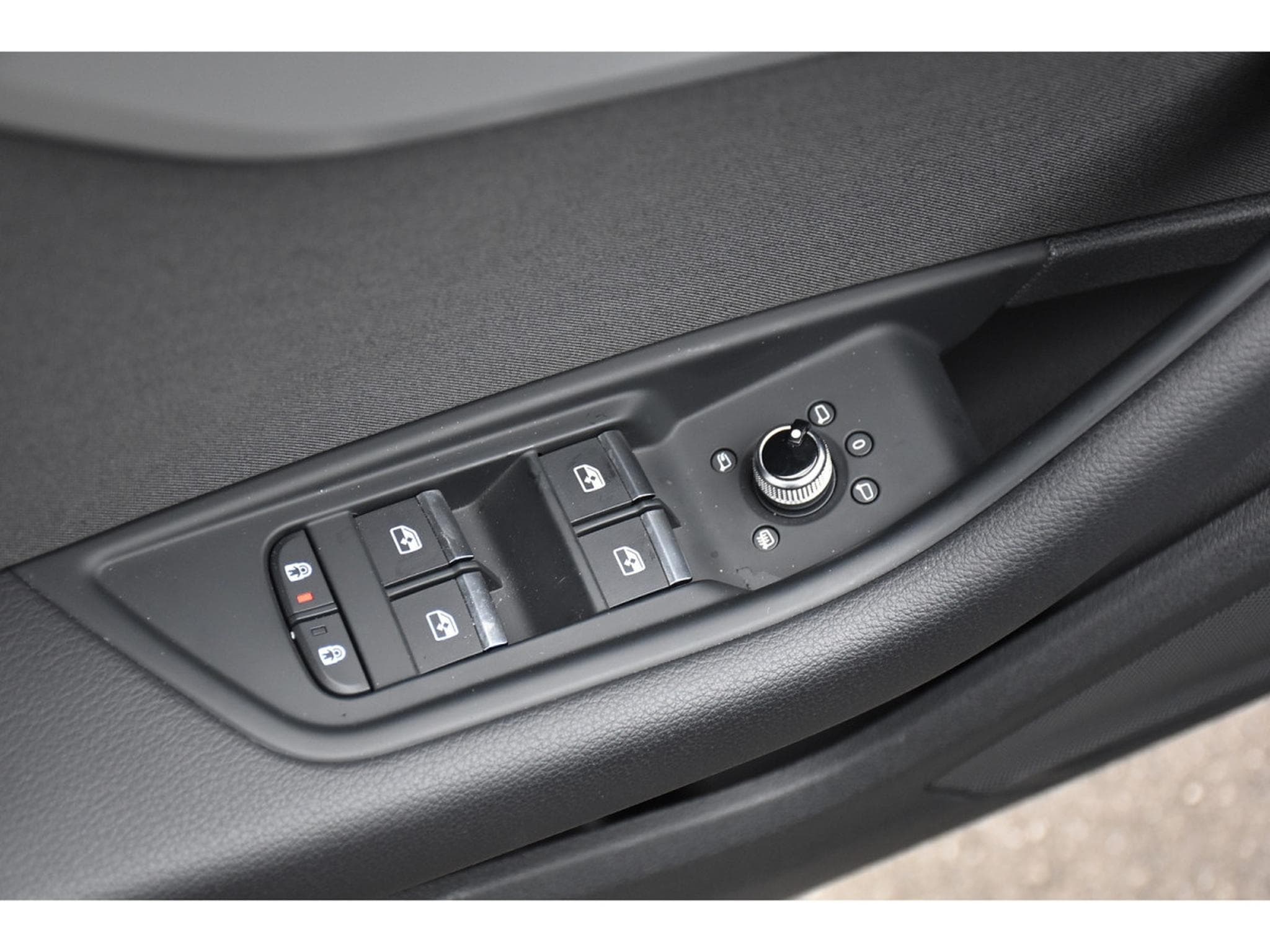 Audi A4 Avant 30 TDI Advanced S-Tronic GPS LANE GARANTIE 05/2029 (2024) - Photo 20